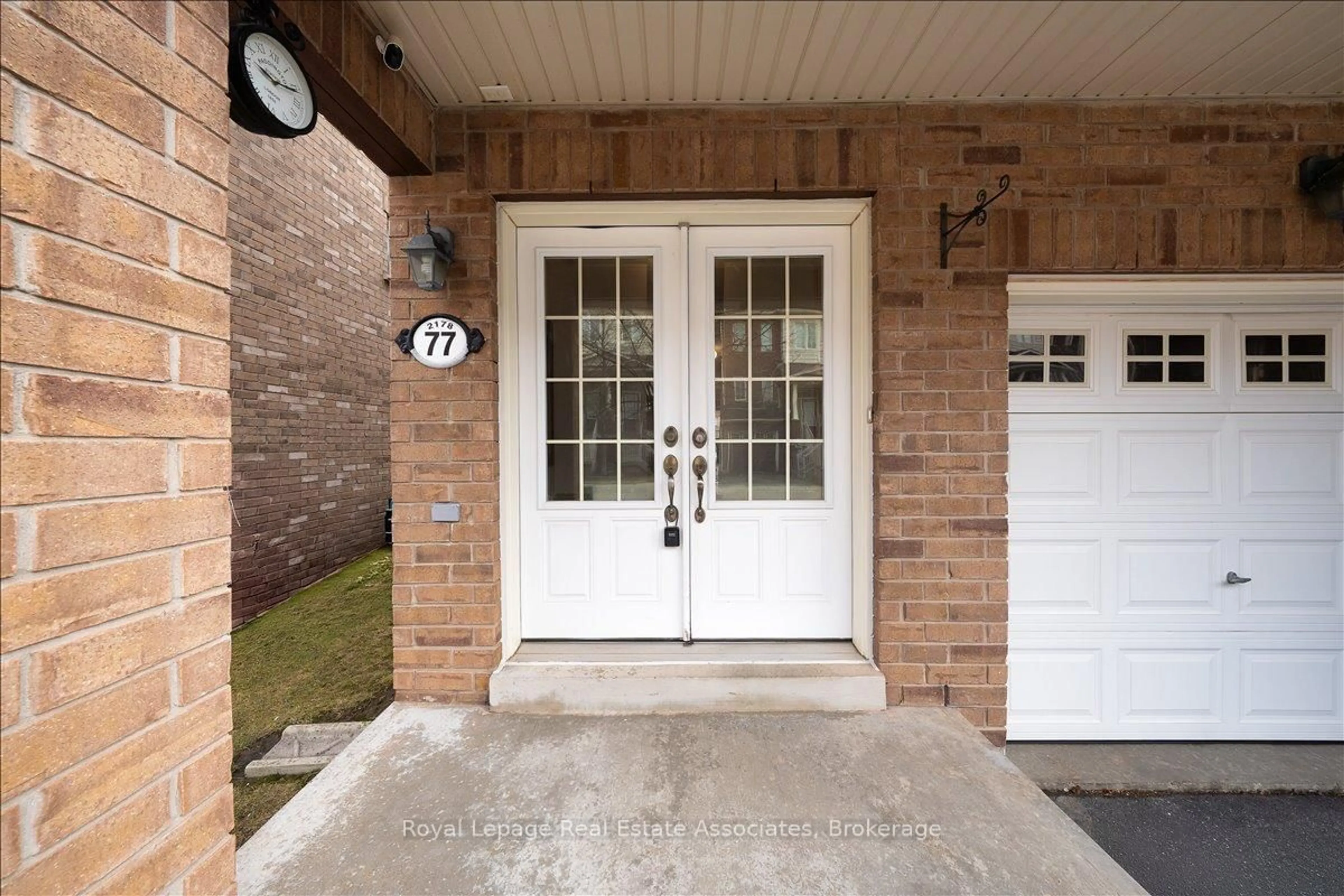 Indoor entryway for 2178 Fiddlers Way #77, Oakville Ontario L6M 0L5