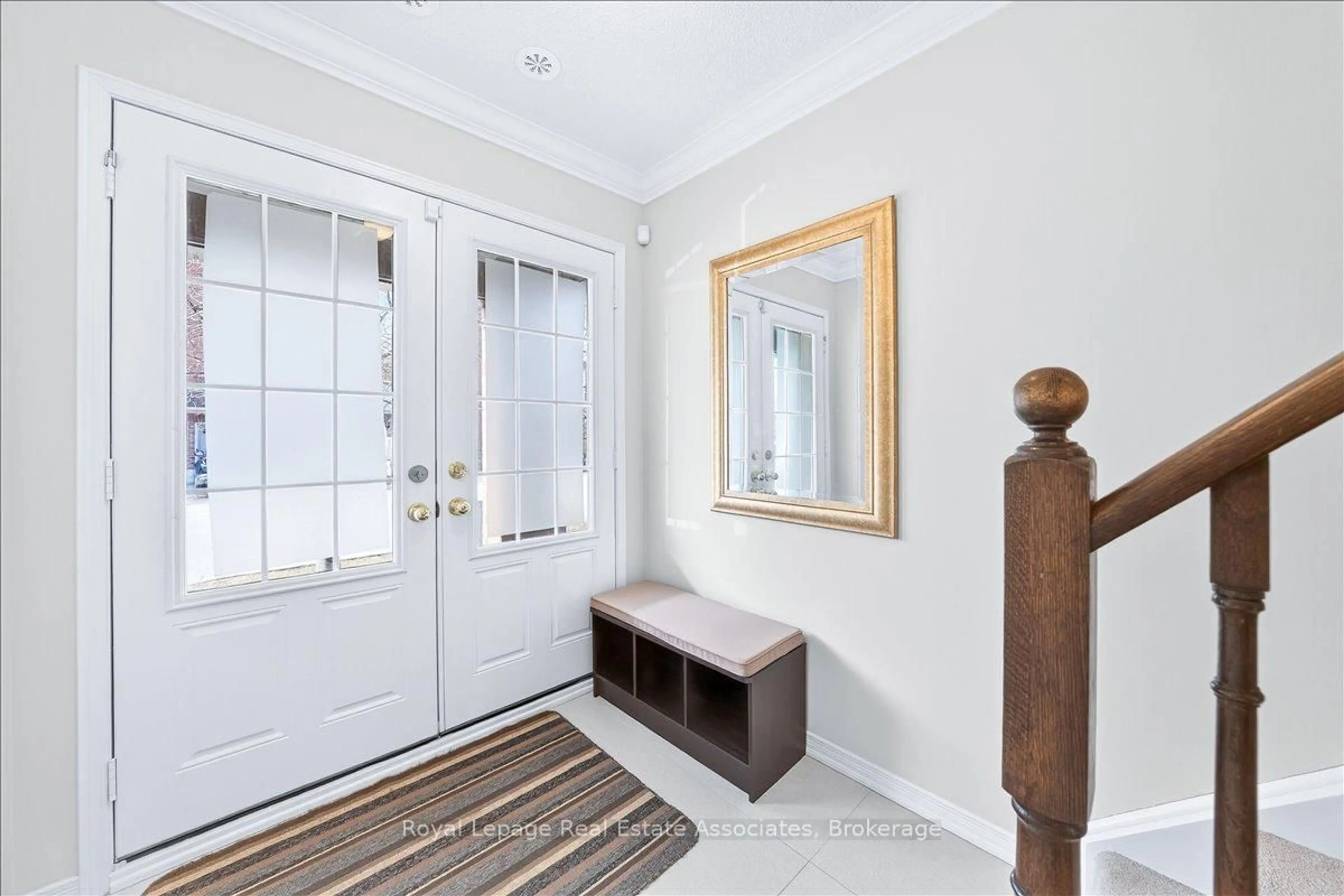 Indoor entryway for 2178 Fiddlers Way #77, Oakville Ontario L6M 0L5