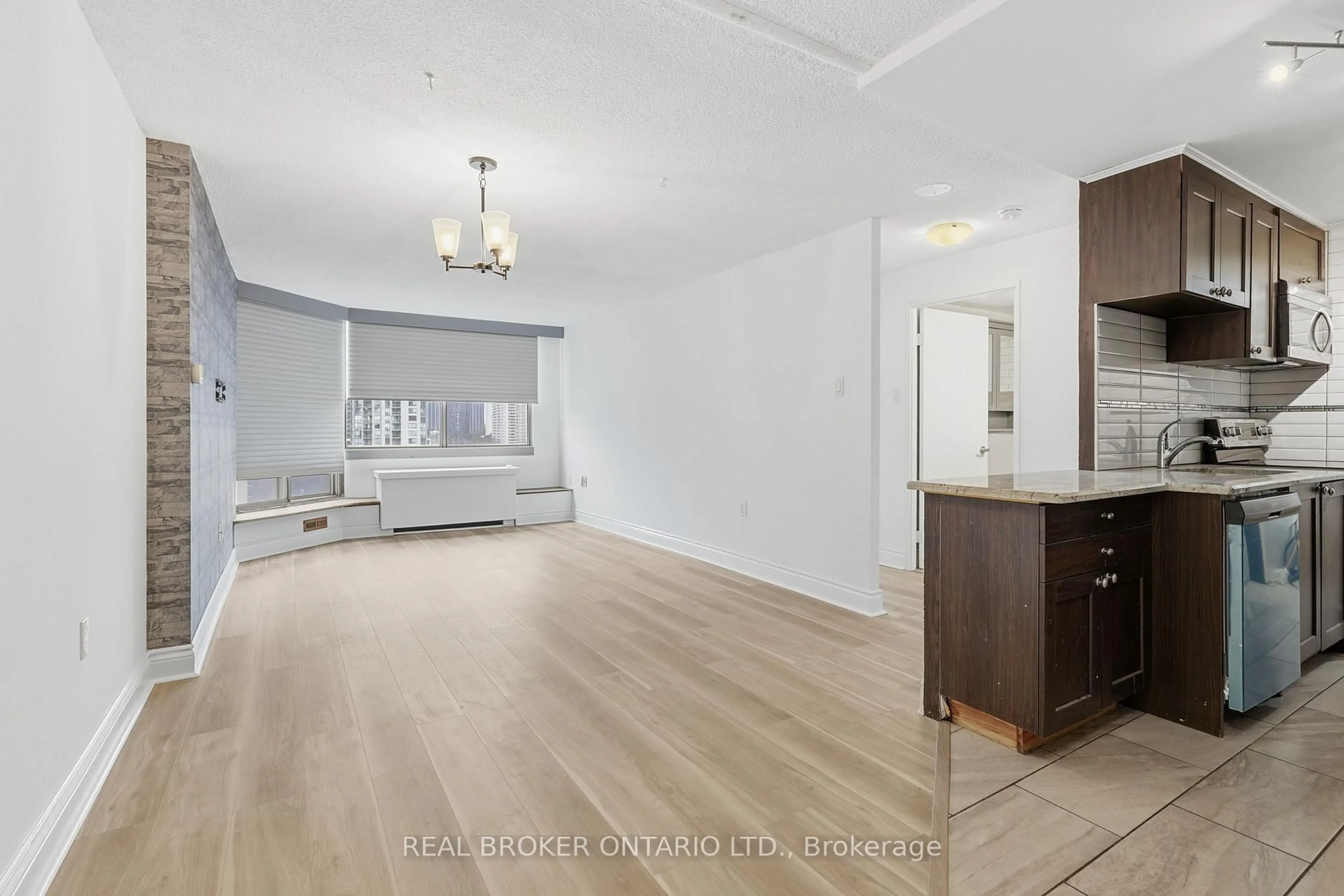 Unknown for 25 Fairview Rd #1103, Mississauga Ontario L5B 3Y8