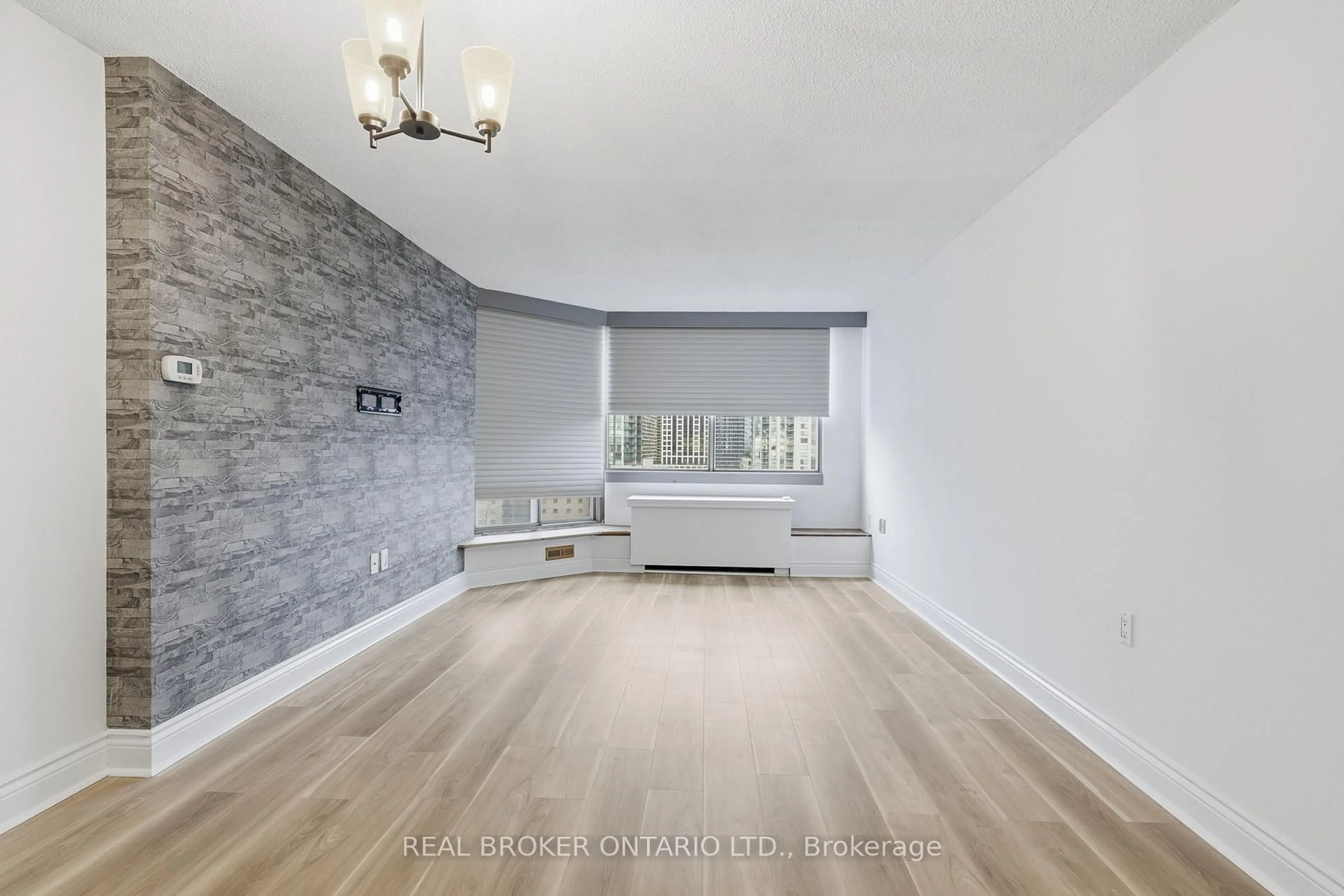 A pic of a room for 25 Fairview Rd #1103, Mississauga Ontario L5B 3Y8