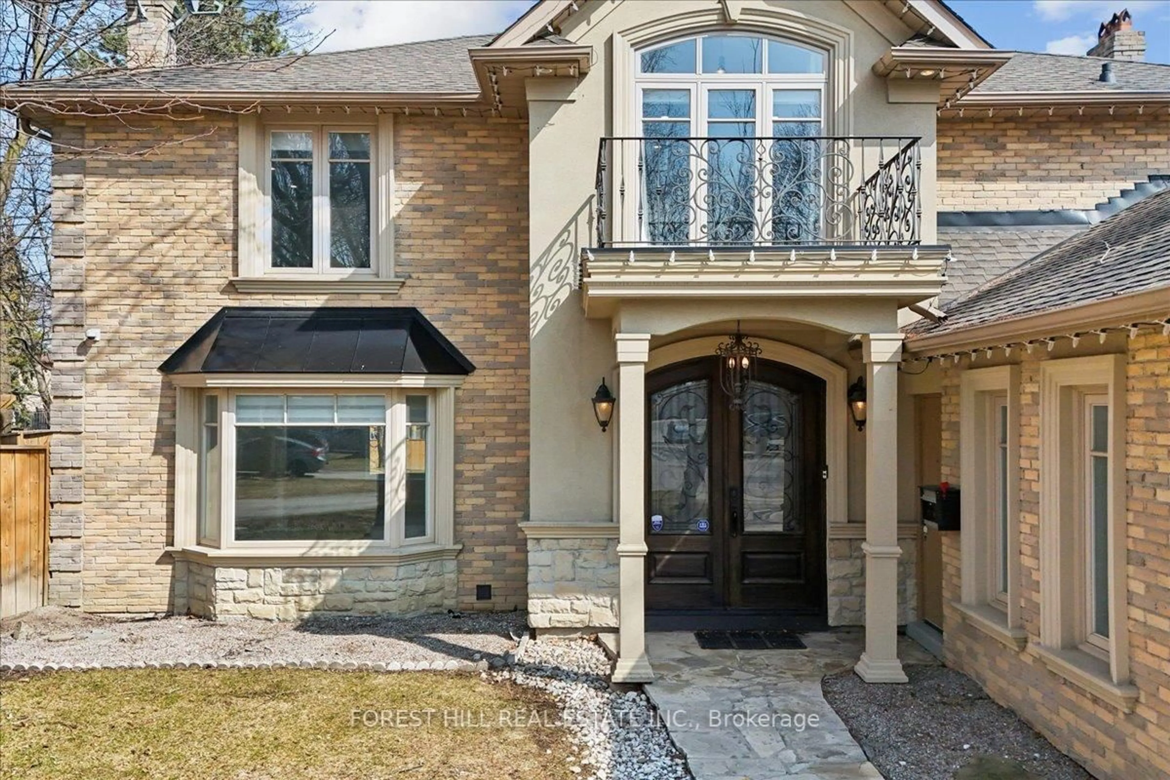 Home with brick exterior material, street for 2579 Kenna Crt, Mississauga Ontario L5K 2K4