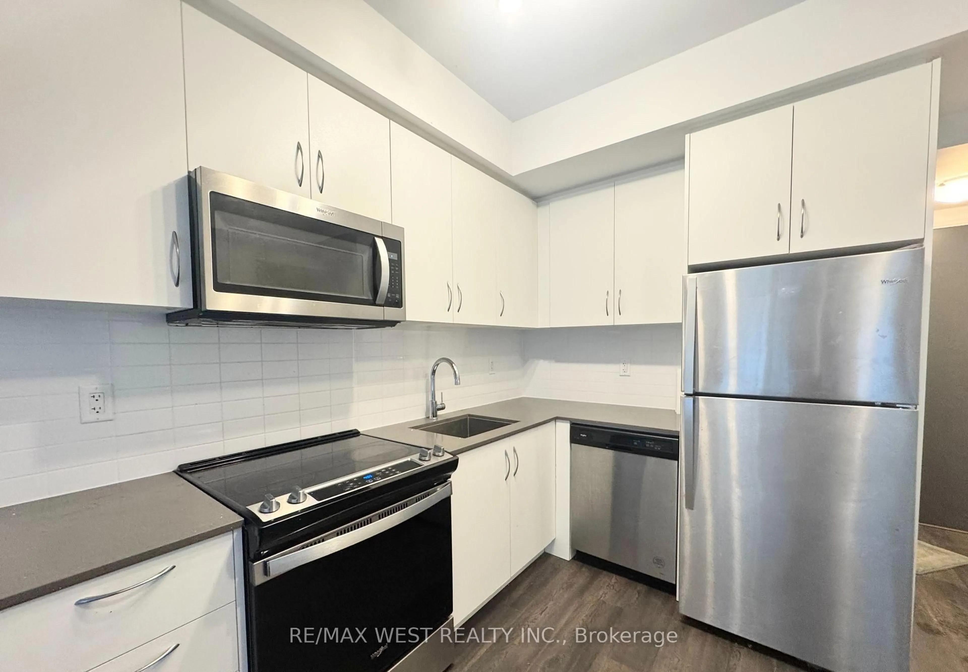 Standard kitchen, unknown for 95 Attmar Dr #106, Brampton Ontario L6P 0Y6