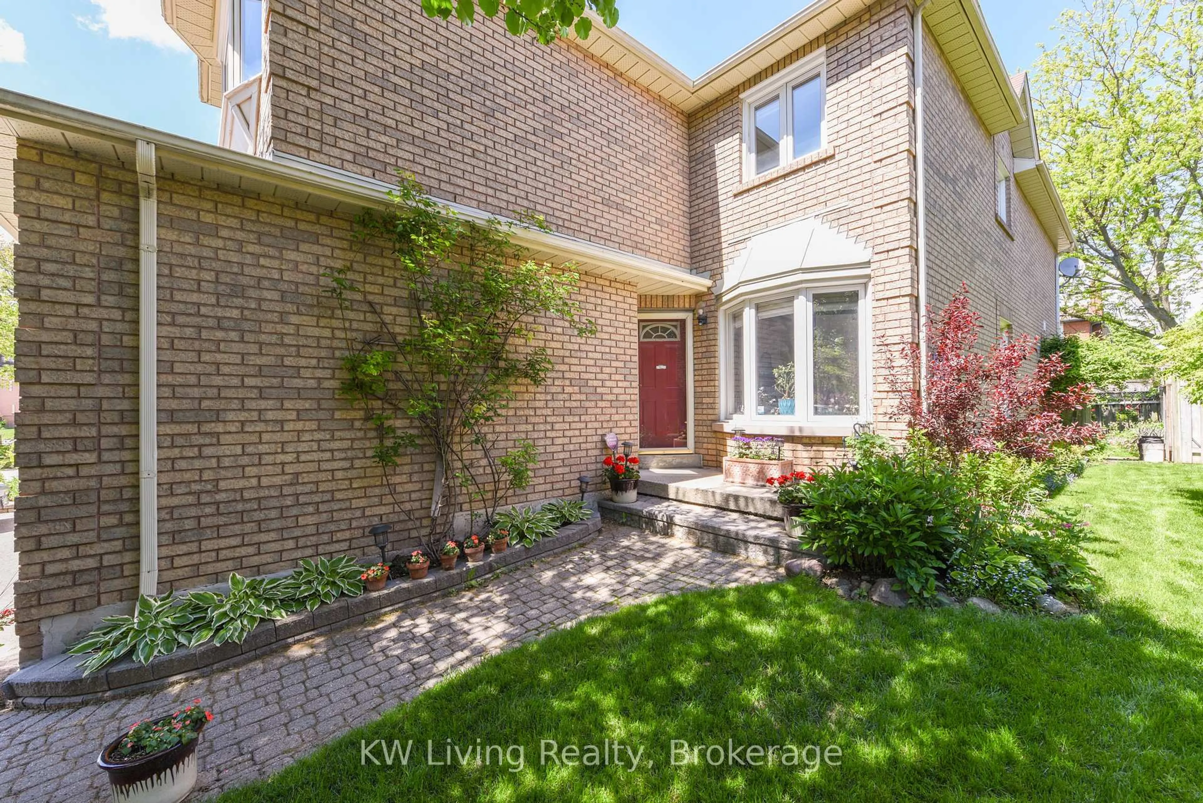 Home with brick exterior material, street for 5055 Moulin Rouge Cres, Mississauga Ontario L5V 1R5