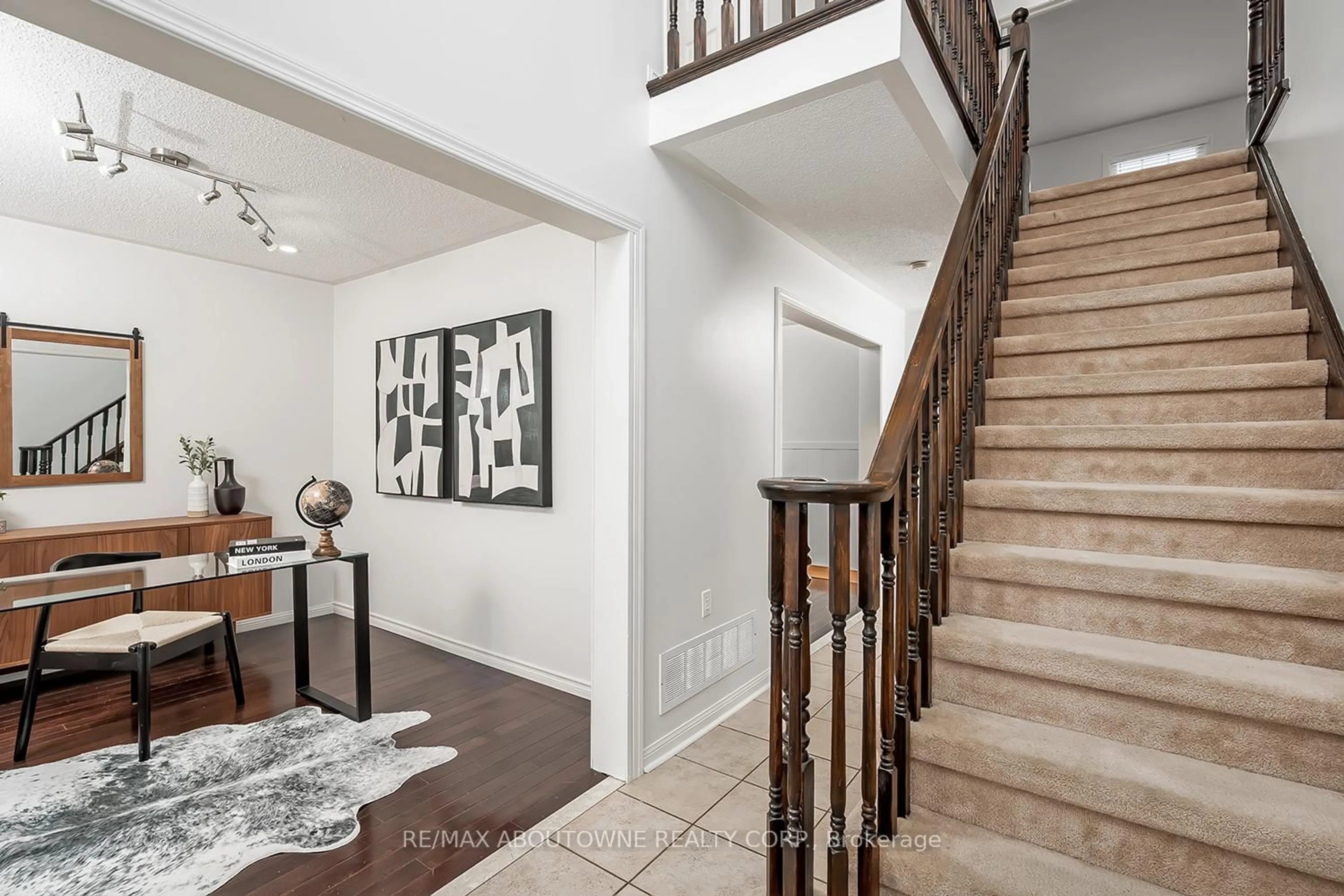 Unknown for 599 Caverhill Cres, Milton Ontario L9T 5K1