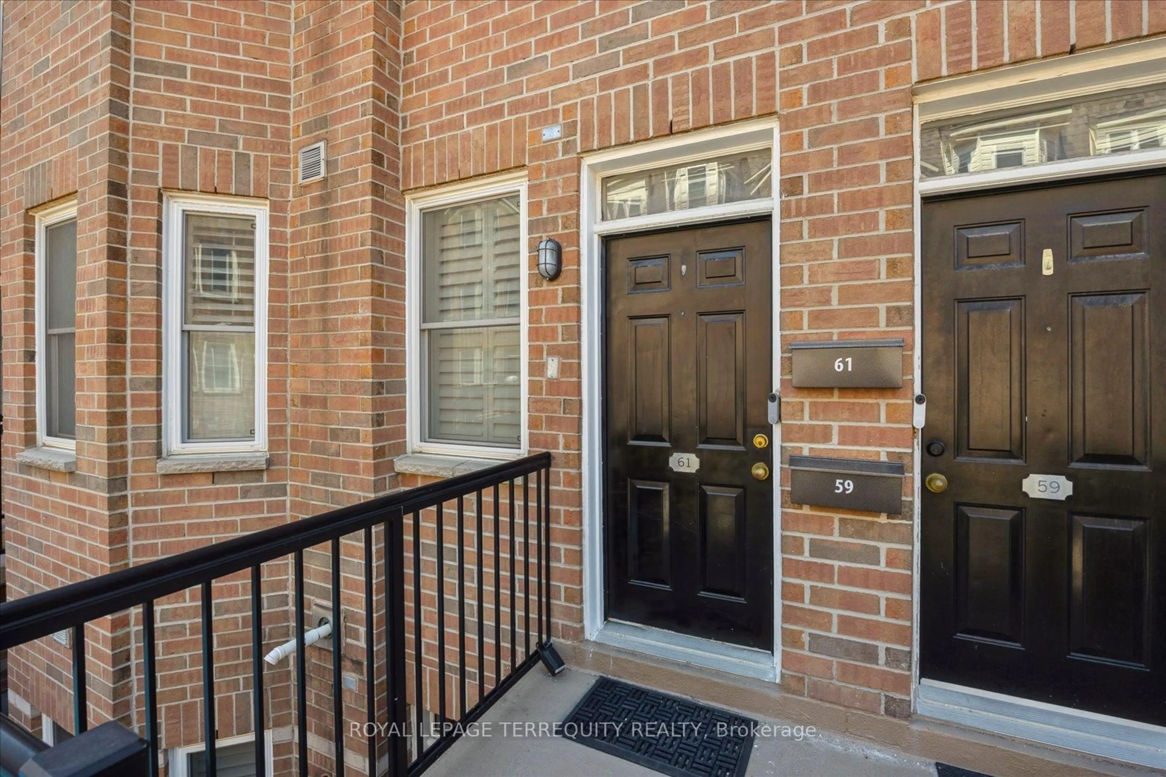 Indoor entryway for 760 Lawrence Ave #61, Toronto Ontario M6A 3E7