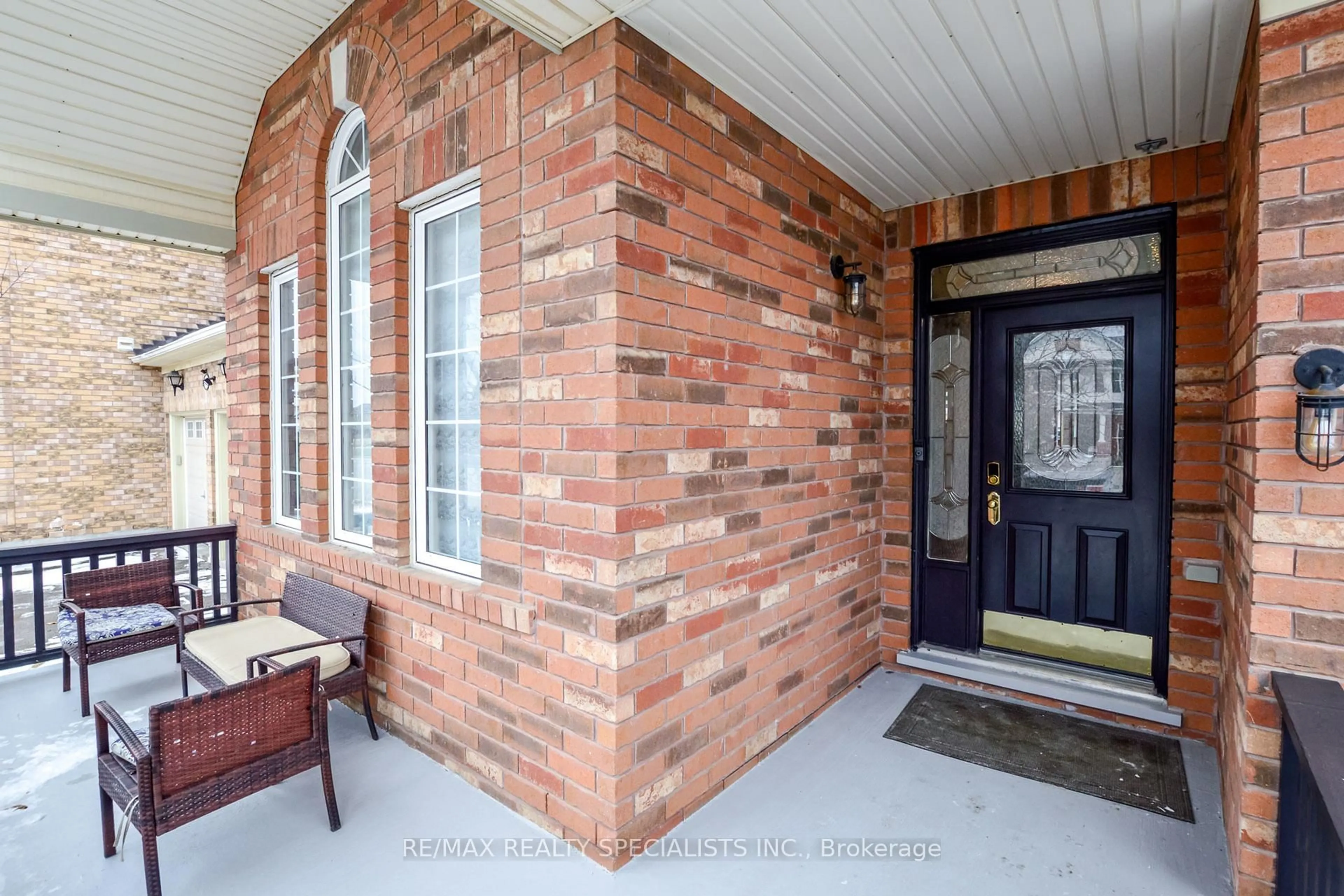 Indoor entryway for 714 TRUDEAU Dr, Milton Ontario L9T 5L3