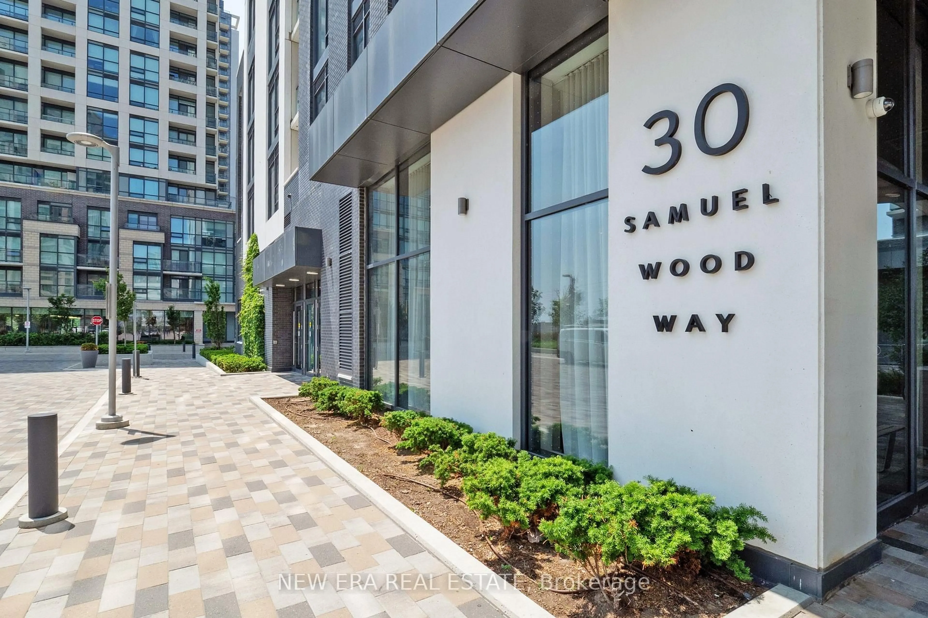 Indoor entryway for 30 Samuel Wood Way #413, Toronto Ontario M9B 0C9