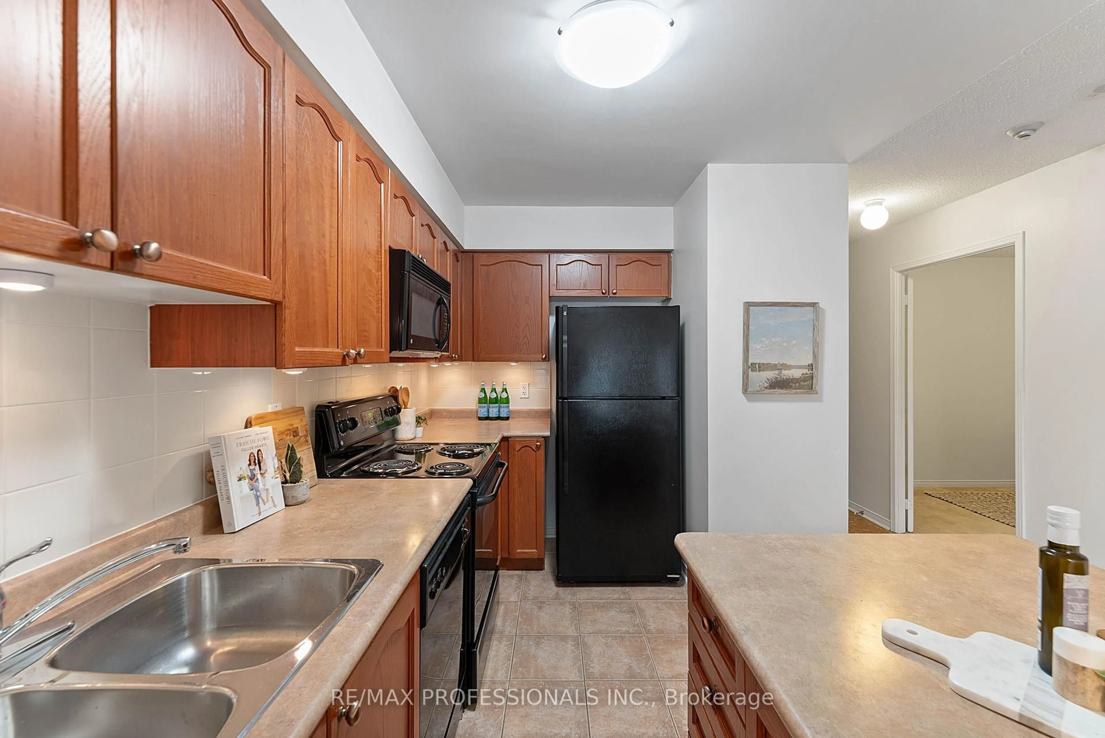 Standard kitchen, unknown for 7 Michael Power Pl #206, Toronto Ontario M9A 0A4