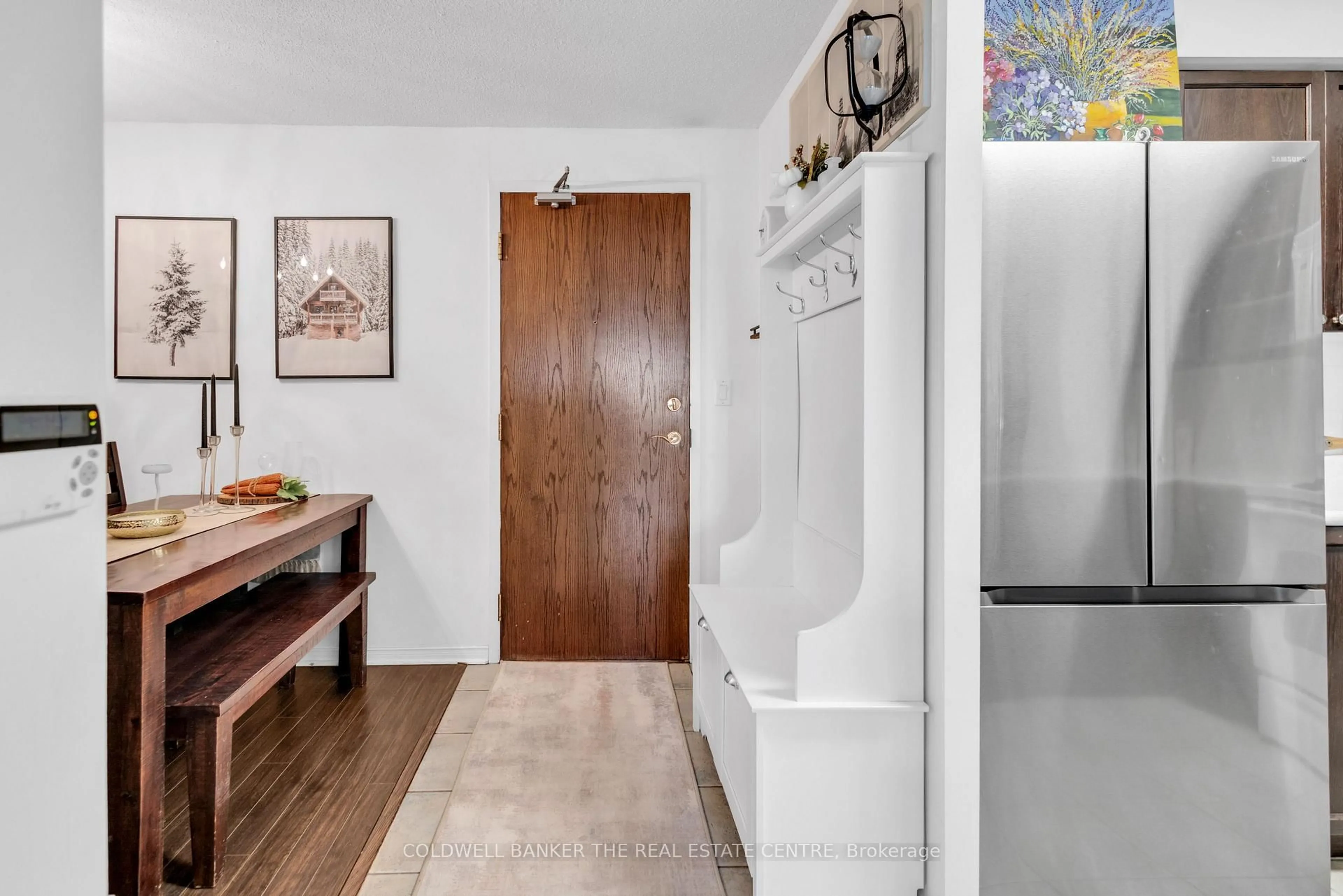 Indoor entryway for 9 Michael Power Pl #1105, Toronto Ontario M9A 0A5