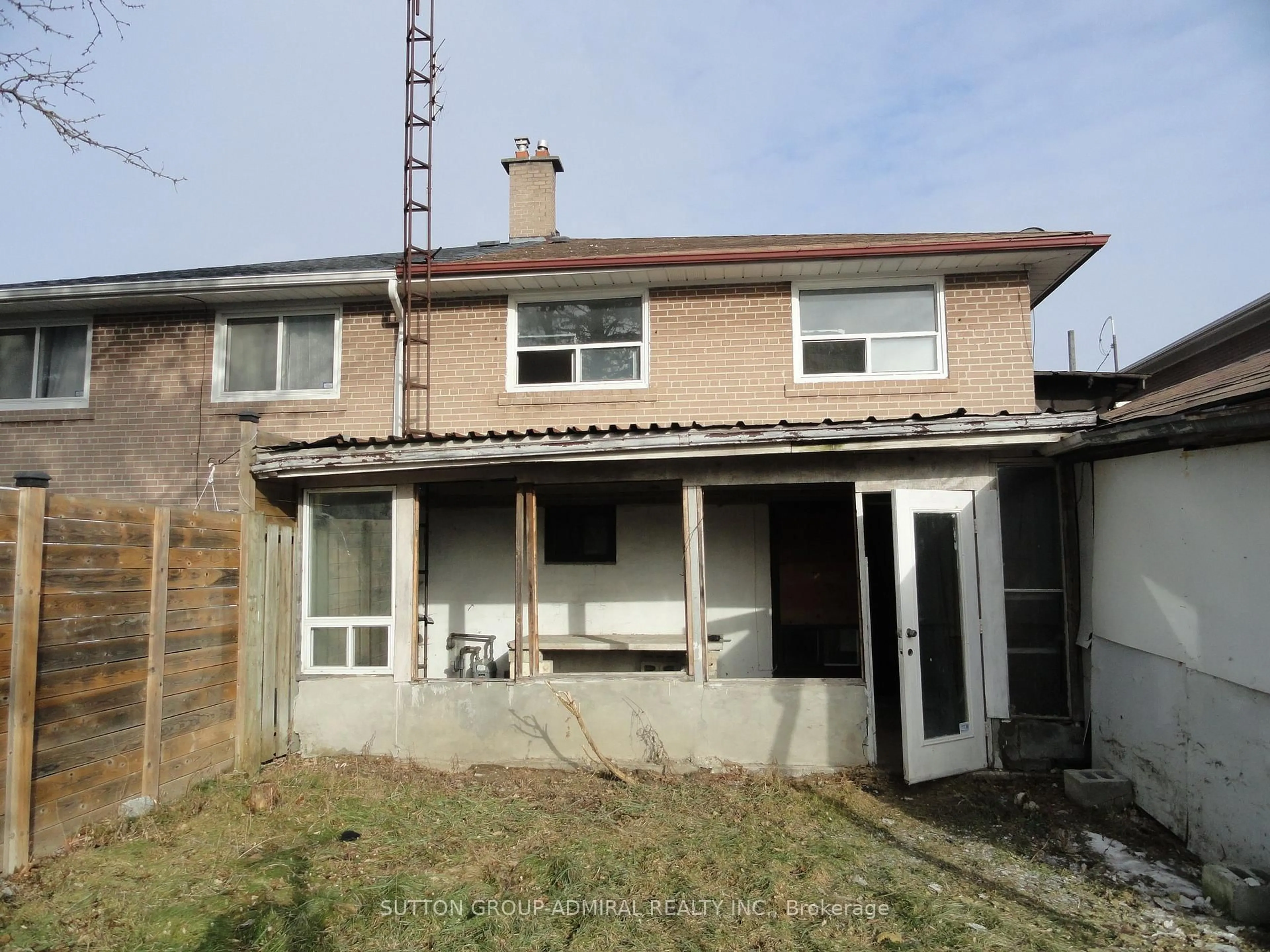 A pic from outside/outdoor area/front of a property/back of a property/a pic from drone, building for 205 St Lucie Dr, Toronto Ontario M9M 1T4