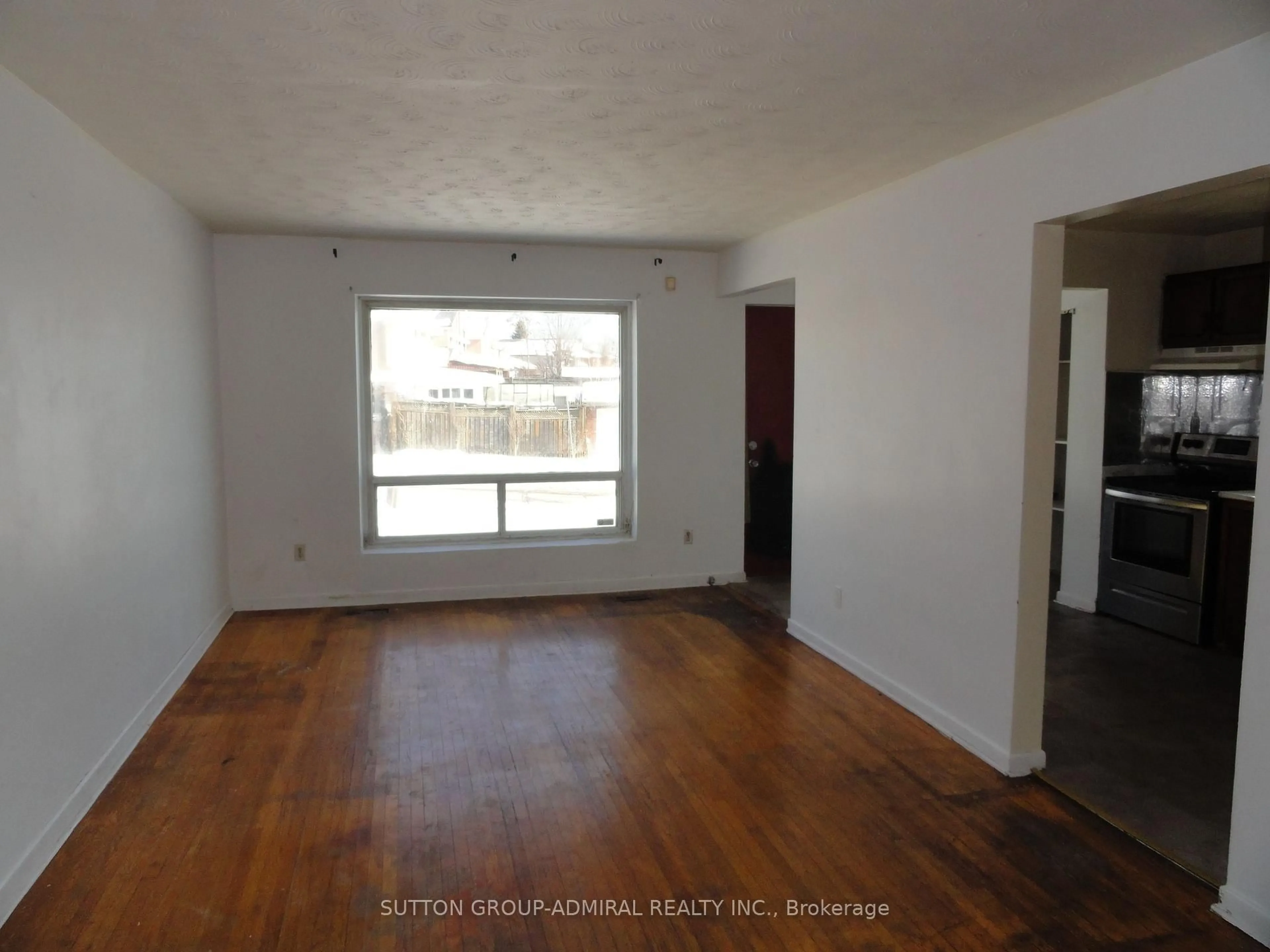 A pic of a room for 205 St Lucie Dr, Toronto Ontario M9M 1T4