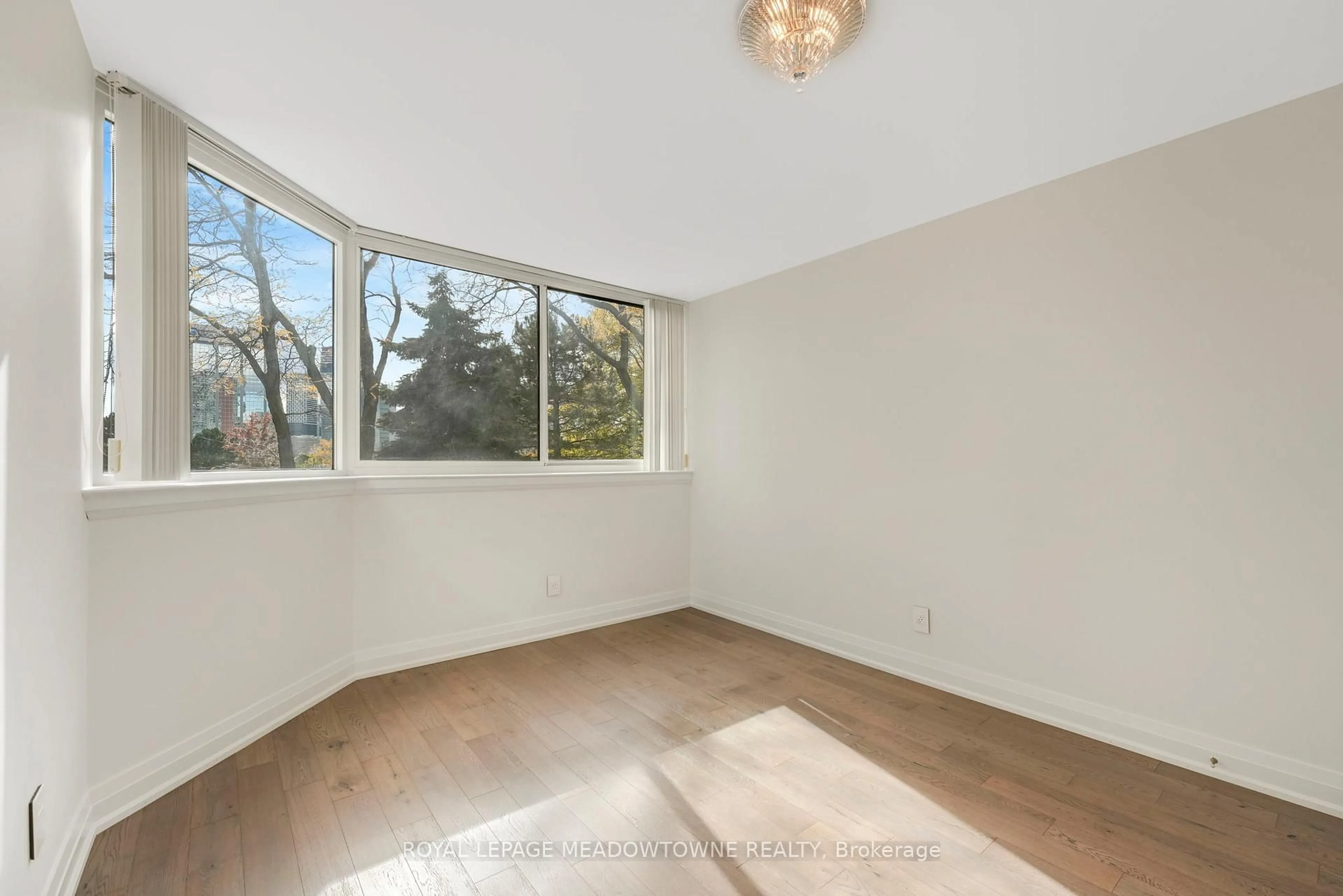 A pic of a room for 4235 Sherwoodtowne Blvd #204, Mississauga Ontario L4Z 1W3