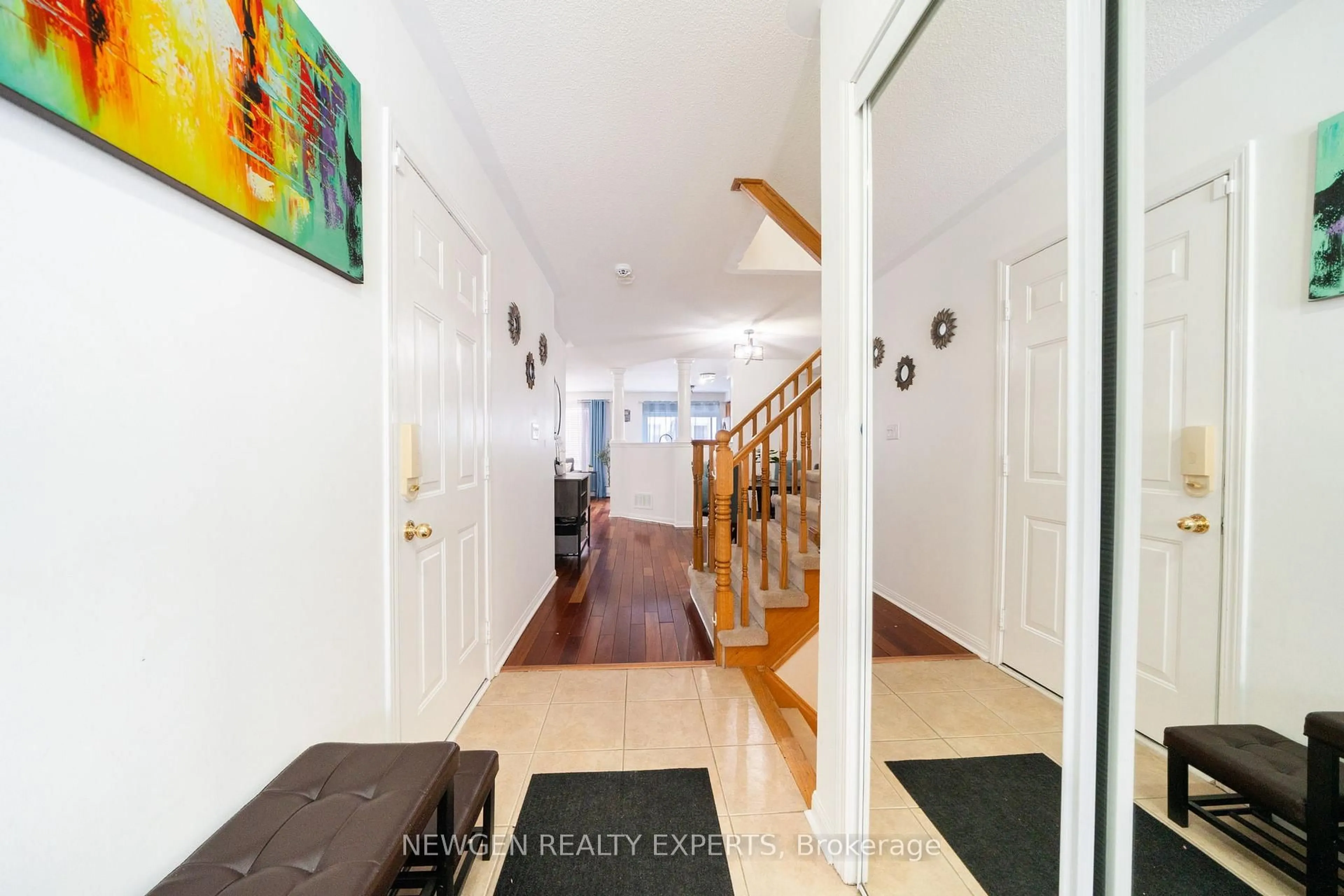 Indoor entryway for 648 Edwards Ave, Milton Ontario L9T 6B2