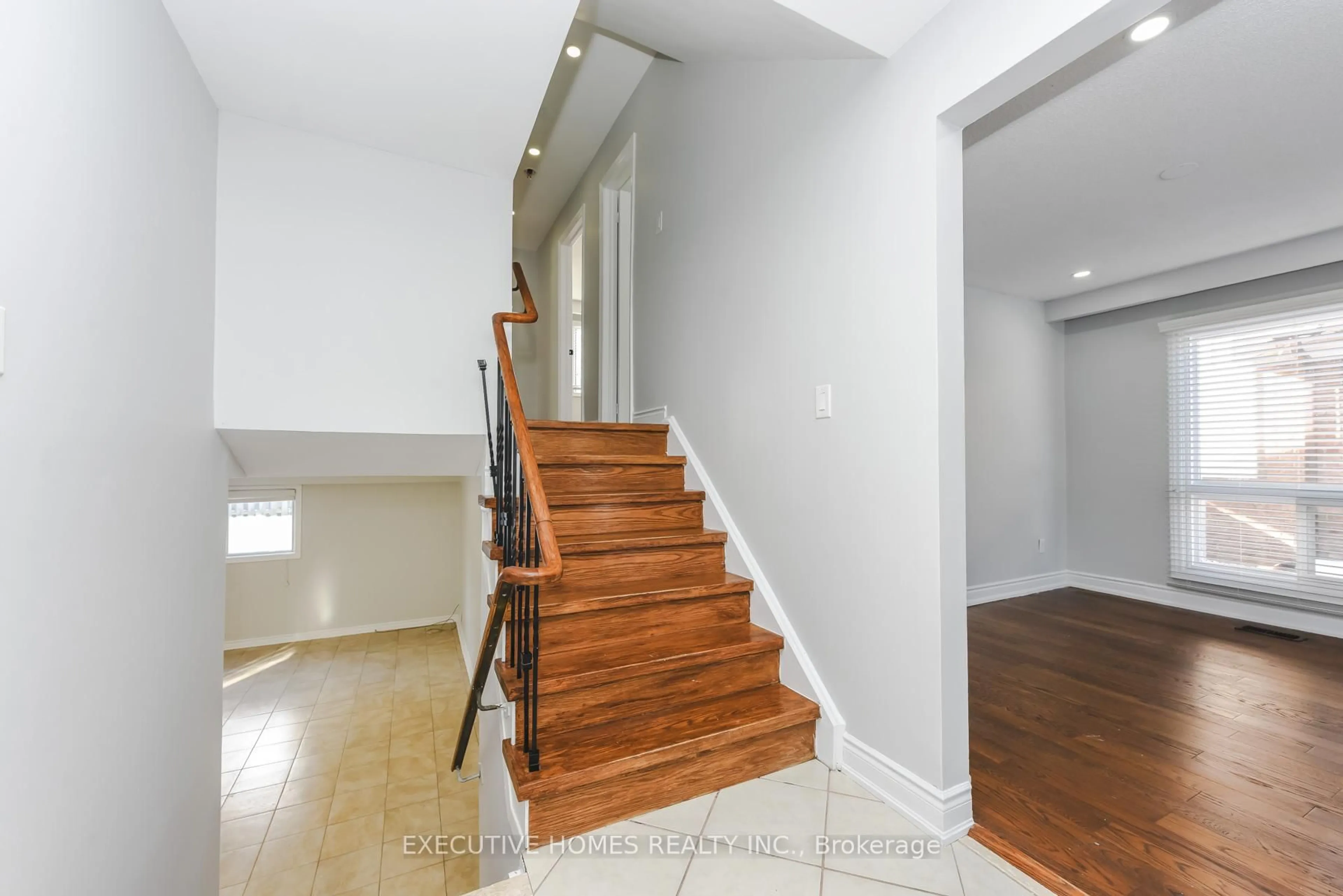 Unknown for 77 Blackthorn Lane, Brampton Ontario L6V 3L1