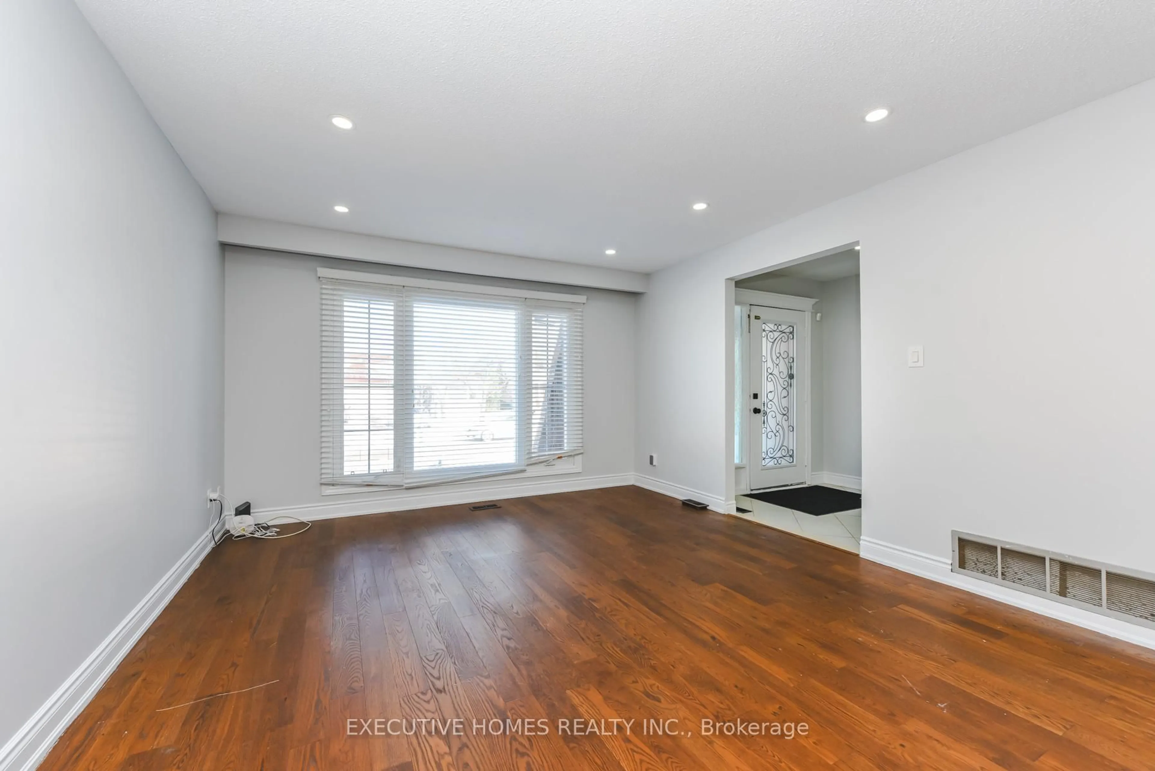 Unknown for 77 Blackthorn Lane, Brampton Ontario L6V 3L1