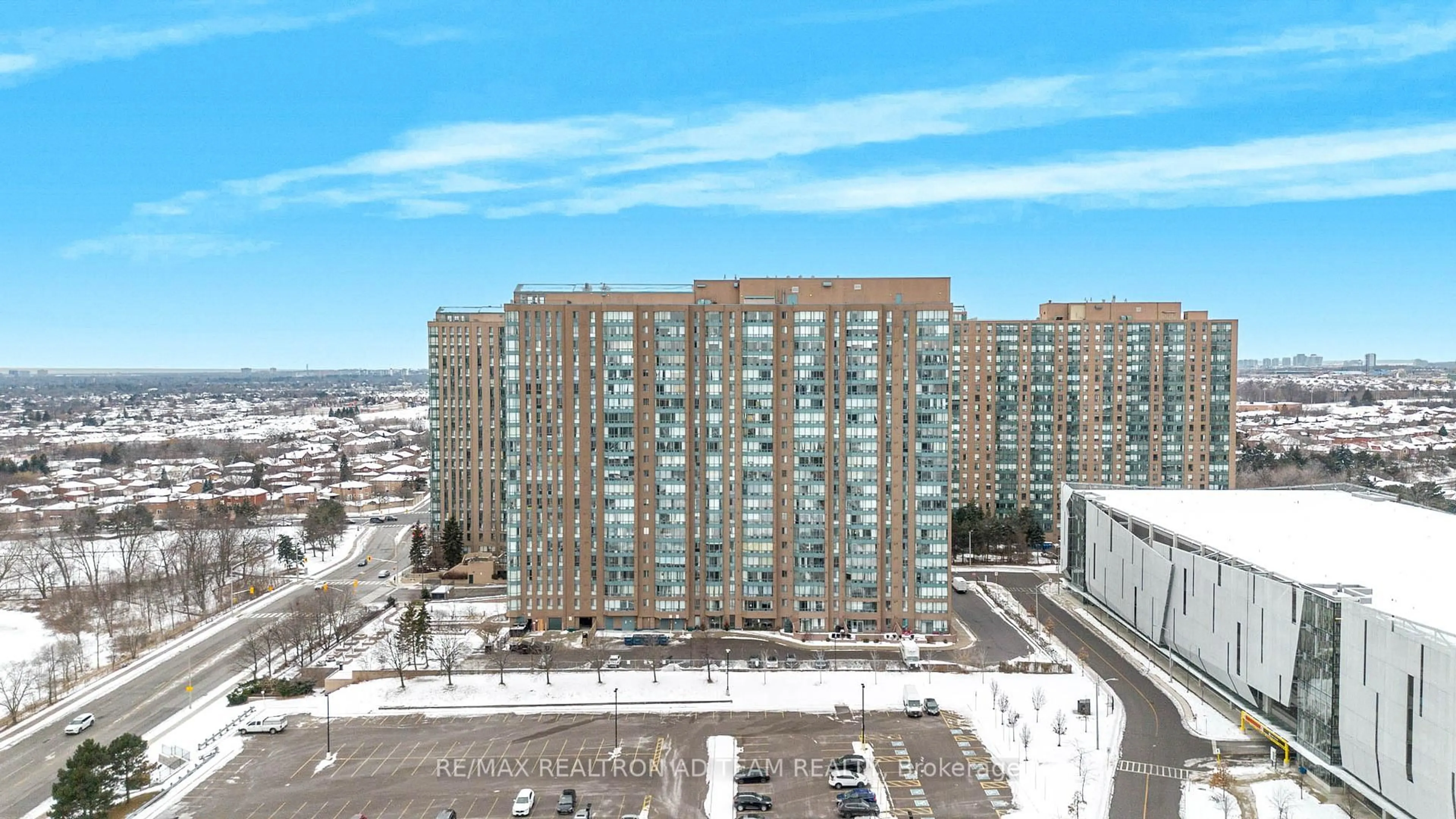 A pic from outside/outdoor area/front of a property/back of a property/a pic from drone, city buildings view from balcony for 115 Hillcrest Ave #110, Mississauga Ontario L5B 3Y9