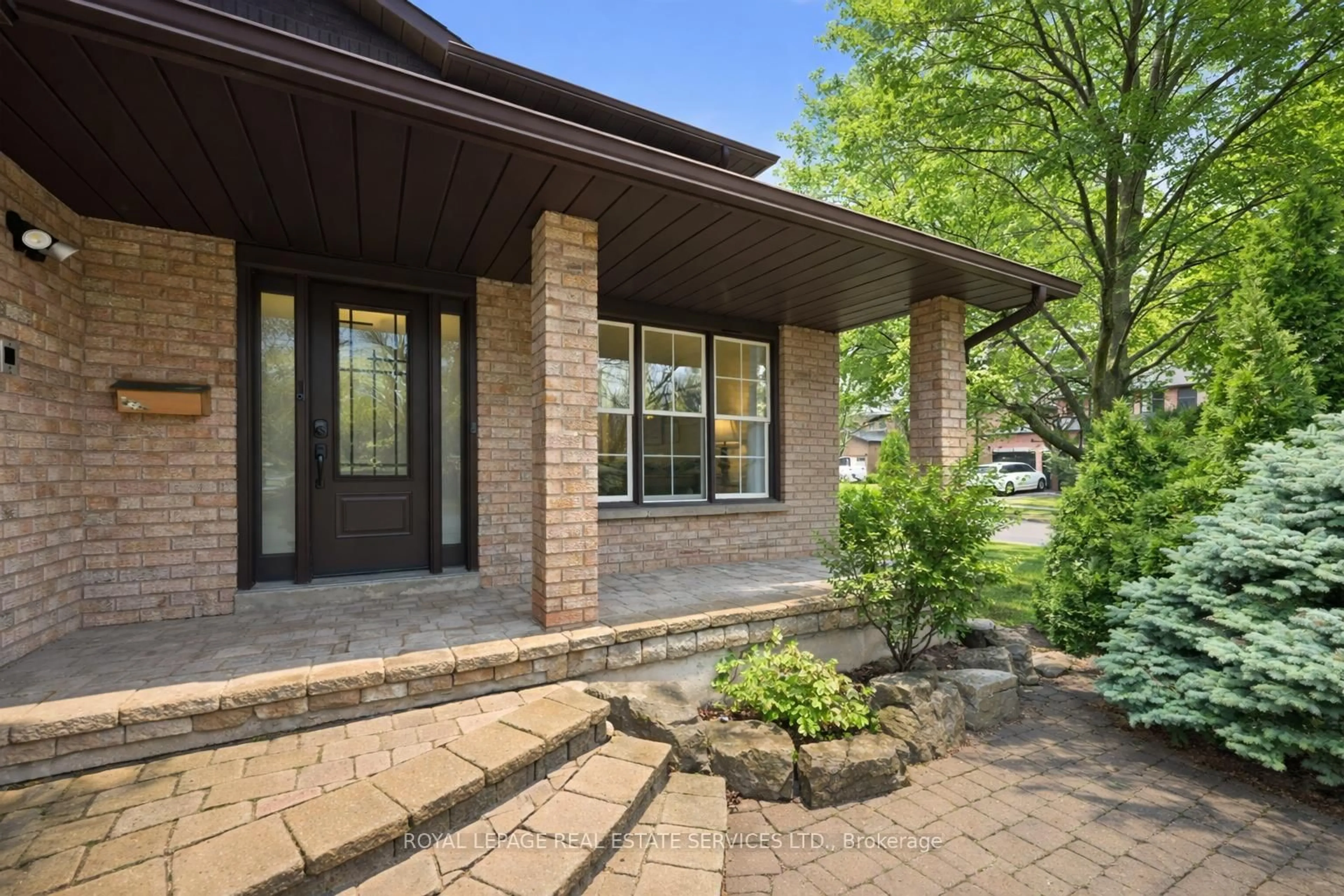 Home with brick exterior material, street for 1224 Tilcroft Gate, Oakville Ontario L6M 2H8