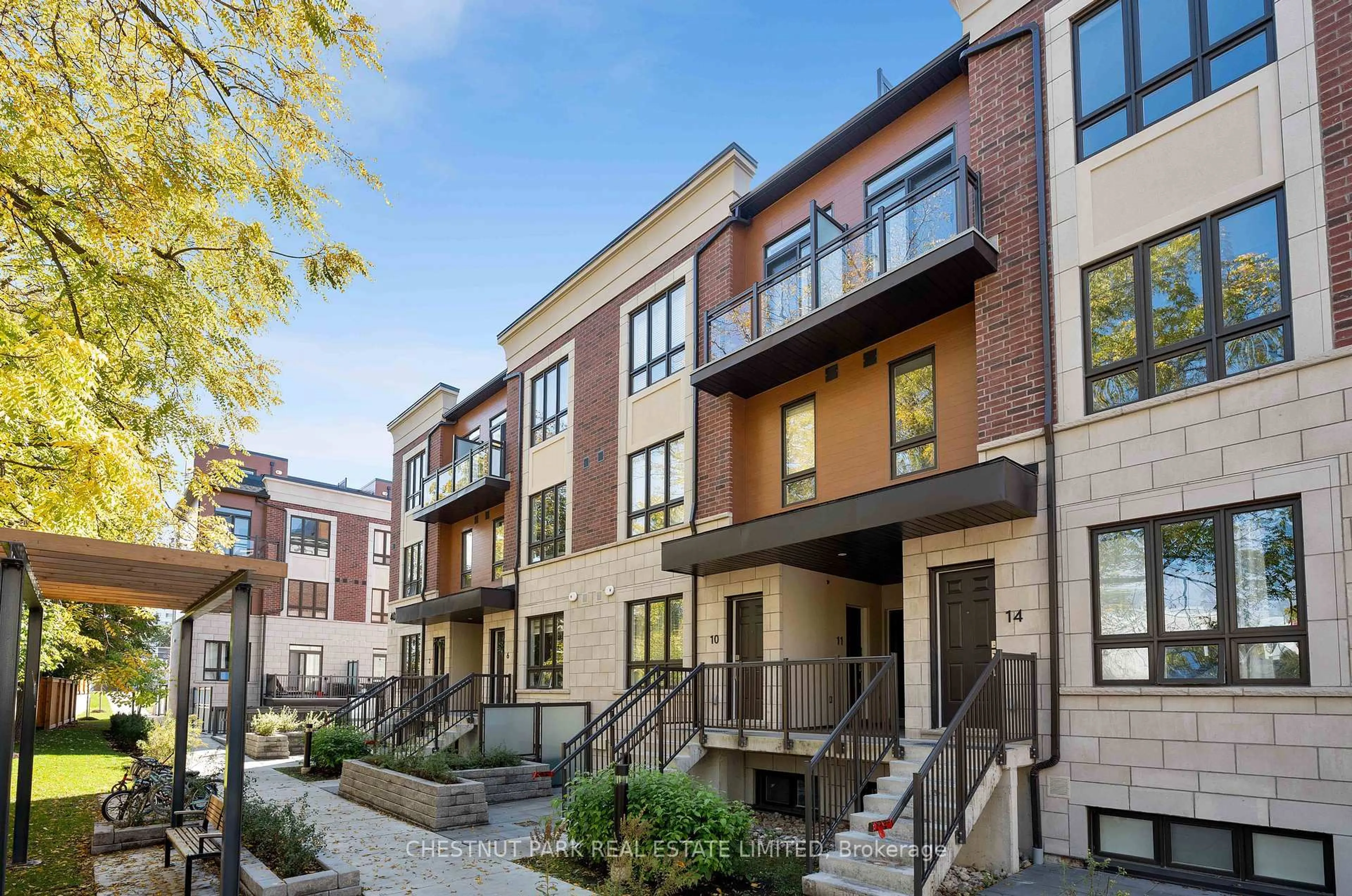 Unknown for 4025 Hickory Dr #4, Mississauga Ontario L4W 1L1