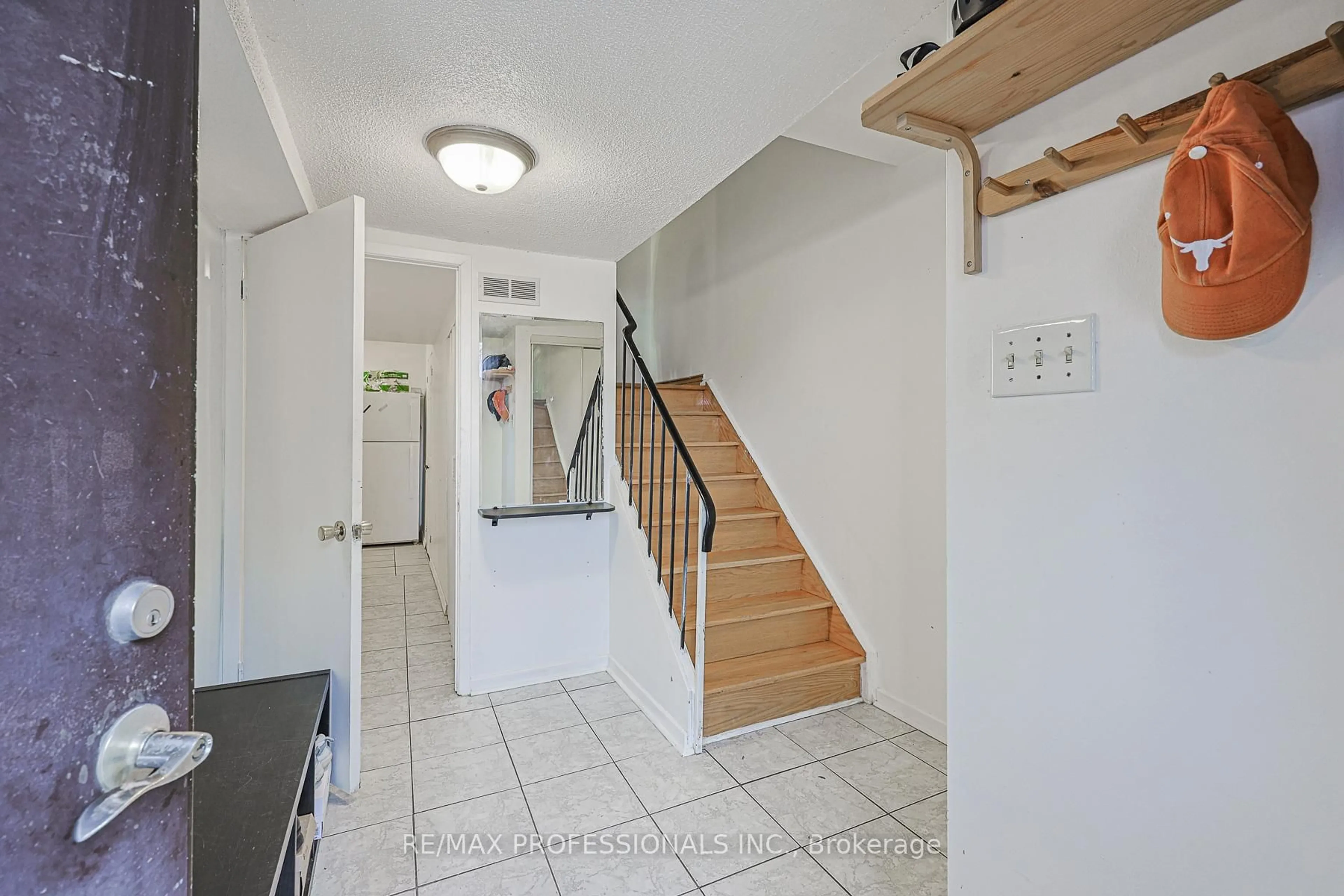 Indoor entryway for 24 Permfield Path, Toronto Ontario M9C 4Y5