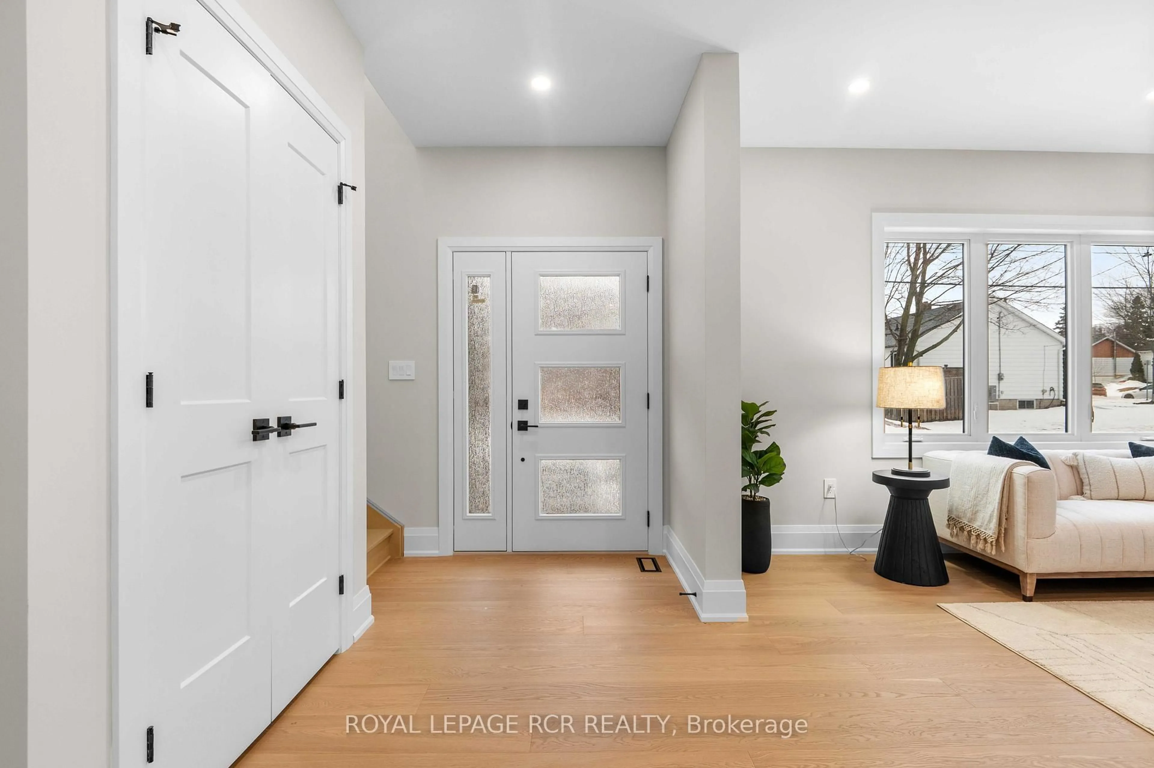 Indoor entryway for 7 Henry St, Orangeville Ontario L9W 1R6