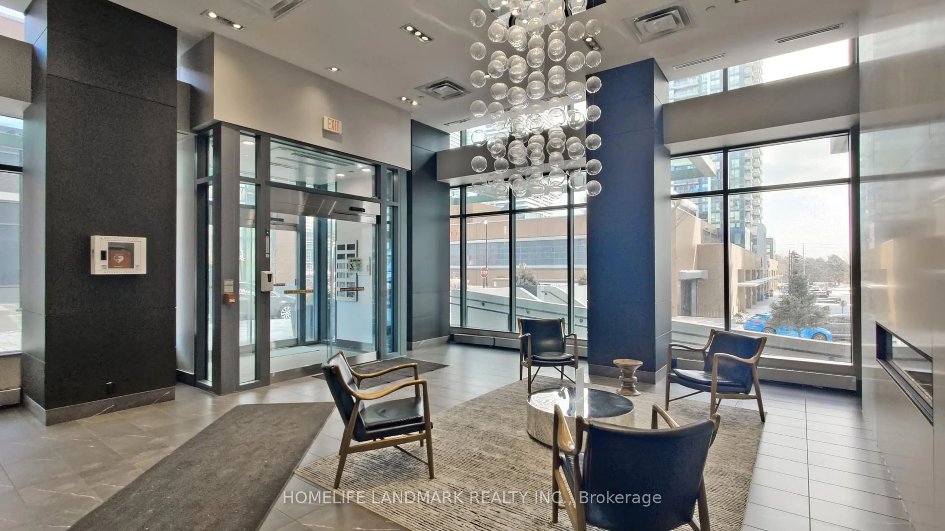 Indoor foyer for 10 Park Lawn Rd #311, Toronto Ontario M8Y 3H8