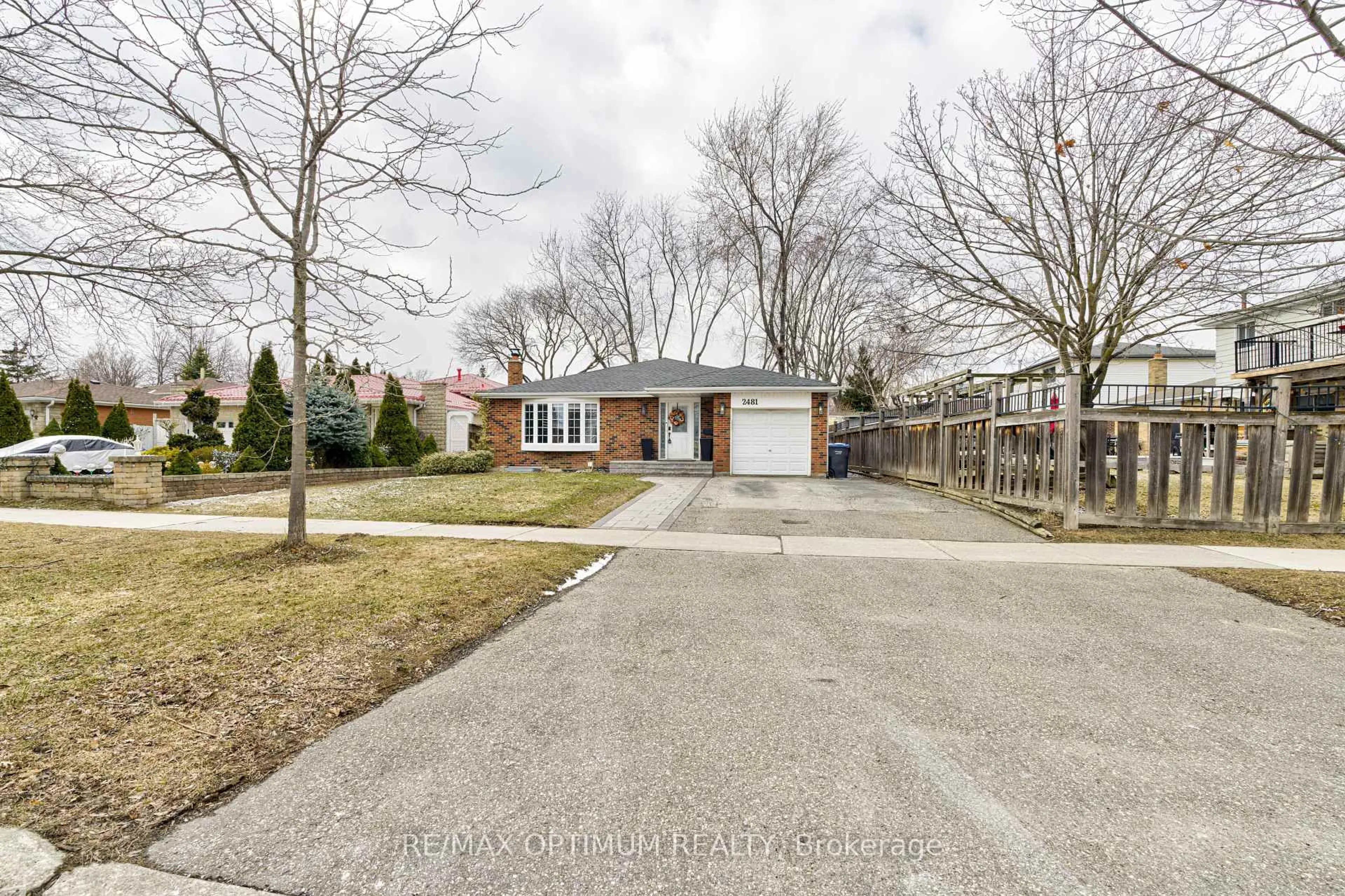 Home with brick exterior material, street for 2481 Bromsgrove Rd, Mississauga Ontario L5J 1L7
