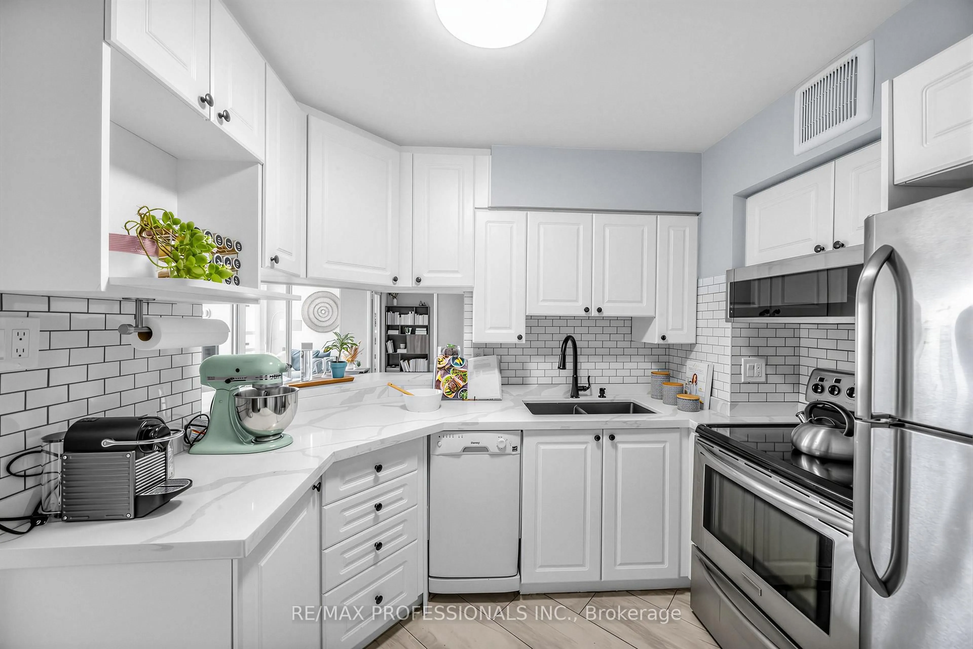 Unknown for 50 Kingsbridge Garden Circ #1410, Mississauga Ontario L5R 1Y2