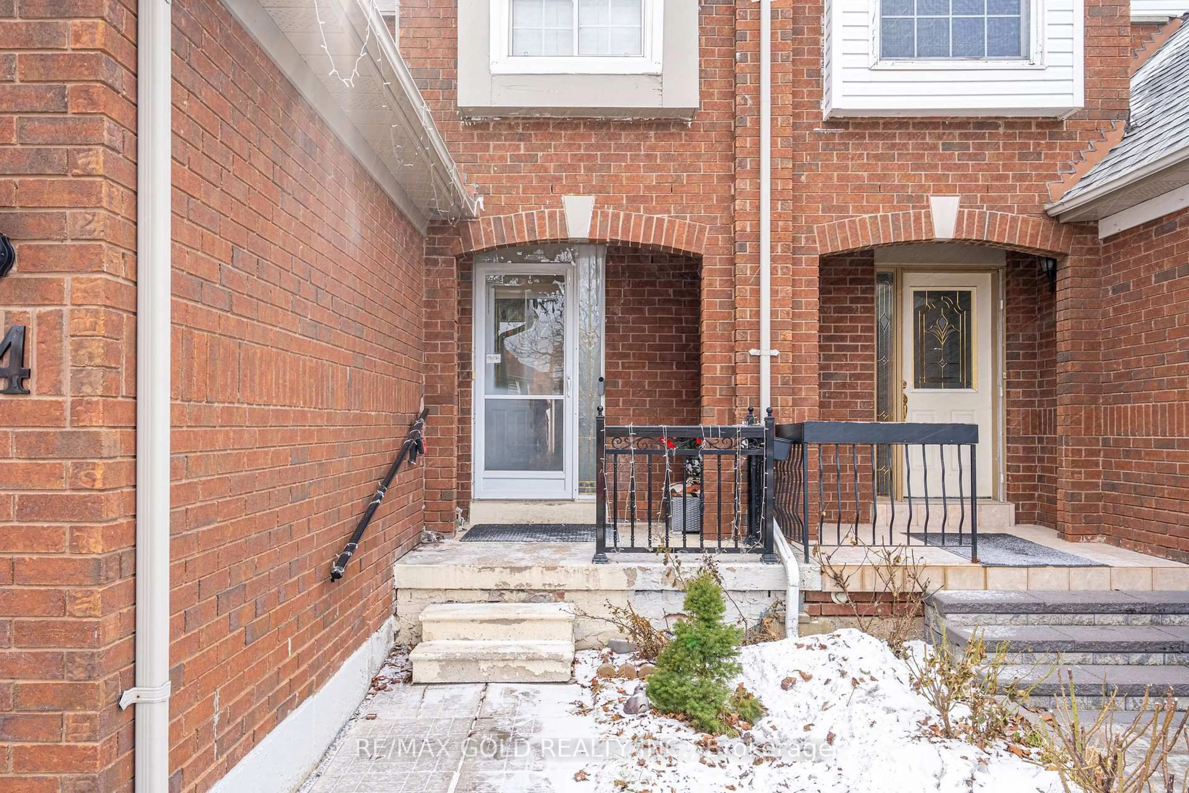 Home with brick exterior material, street for 94 Bighorn Cres, Brampton Ontario L6R 1G7