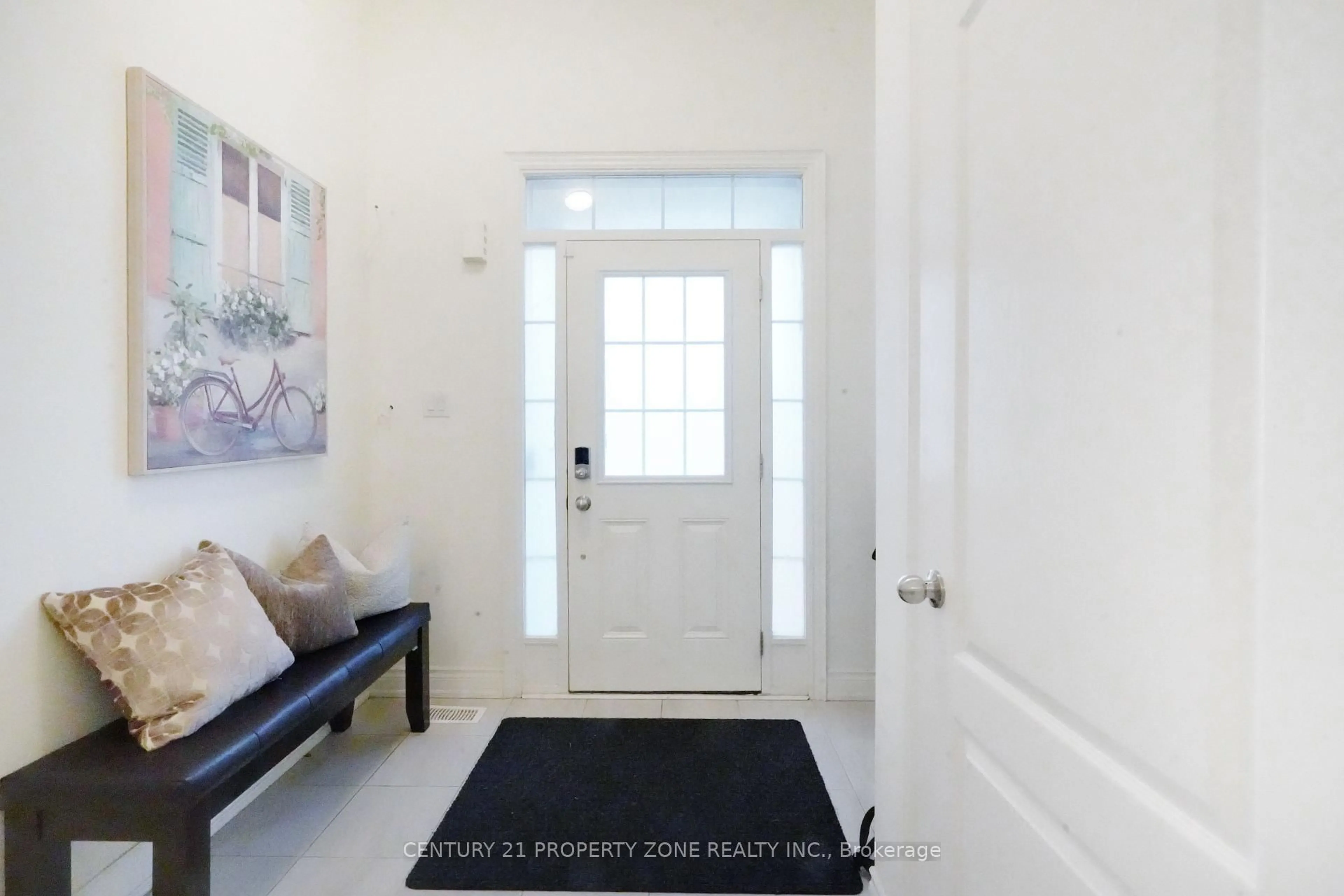 Indoor entryway for 447 Izumi Gate, Milton Ontario L9E 1J8