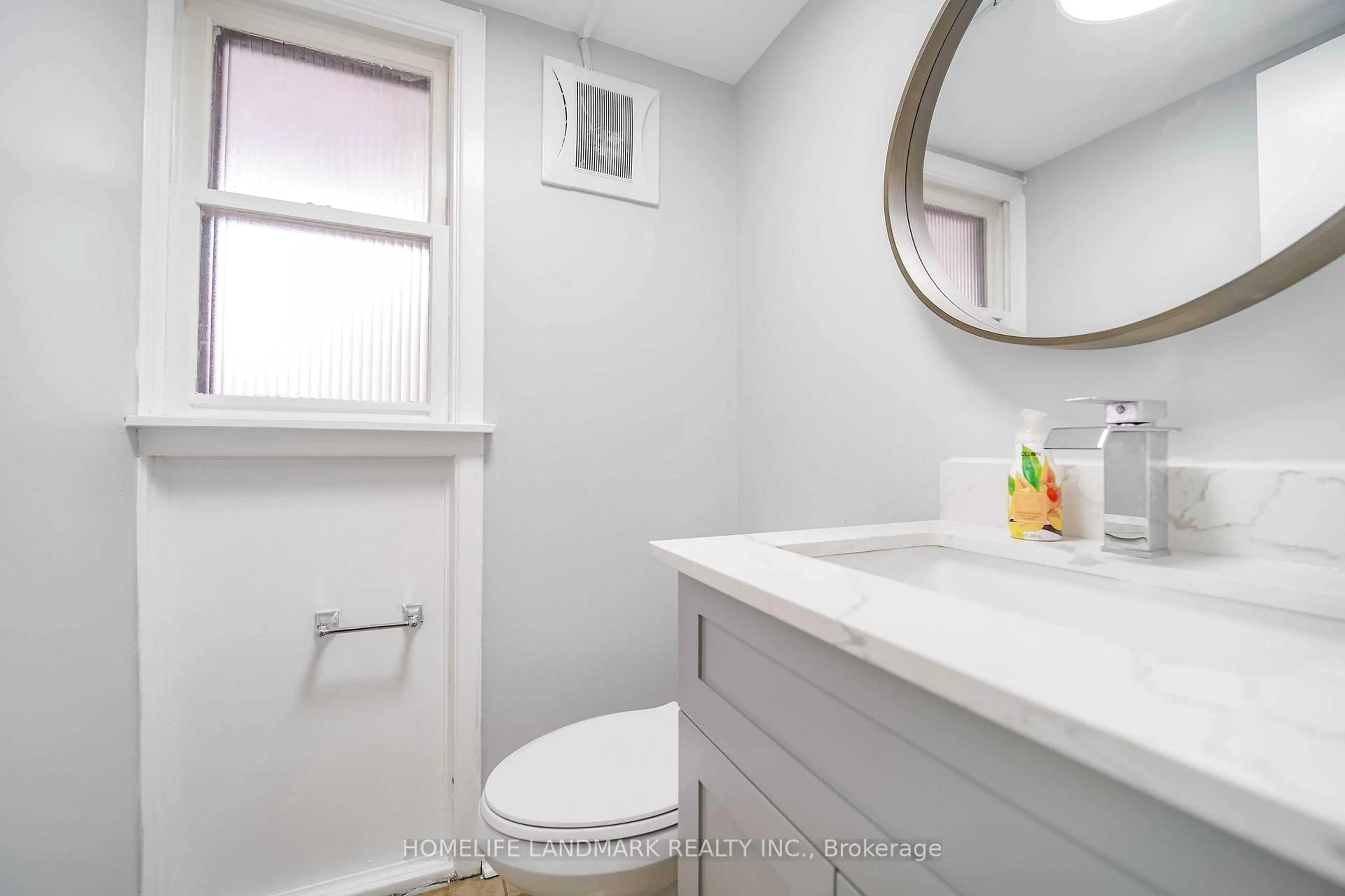 Standard bathroom, ceramic/tile floor for 6452 Finch Ave #147, Toronto Ontario M9V 1T4