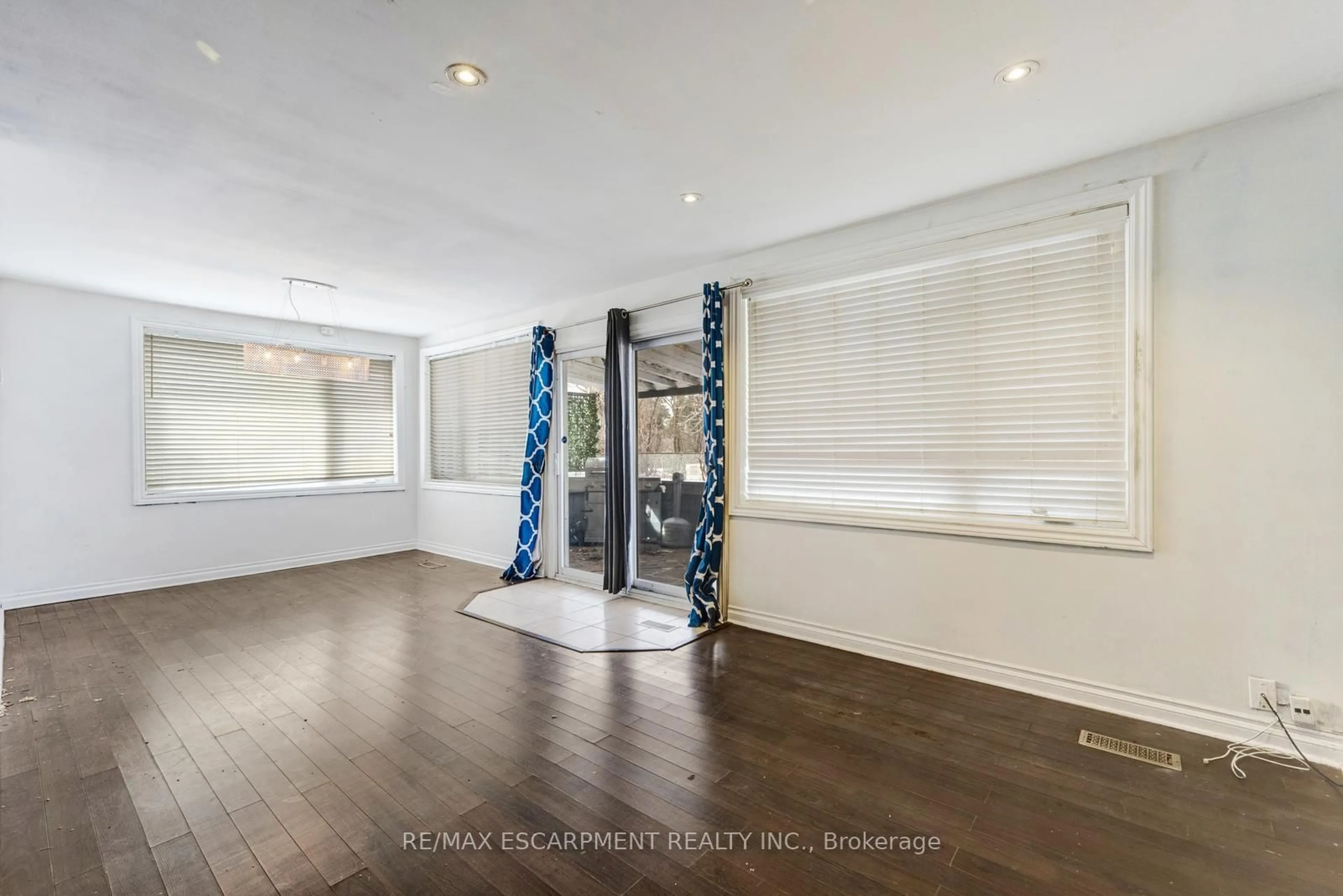 A pic of a room for 16 Woodward Ave, Brampton Ontario L6V 1K1