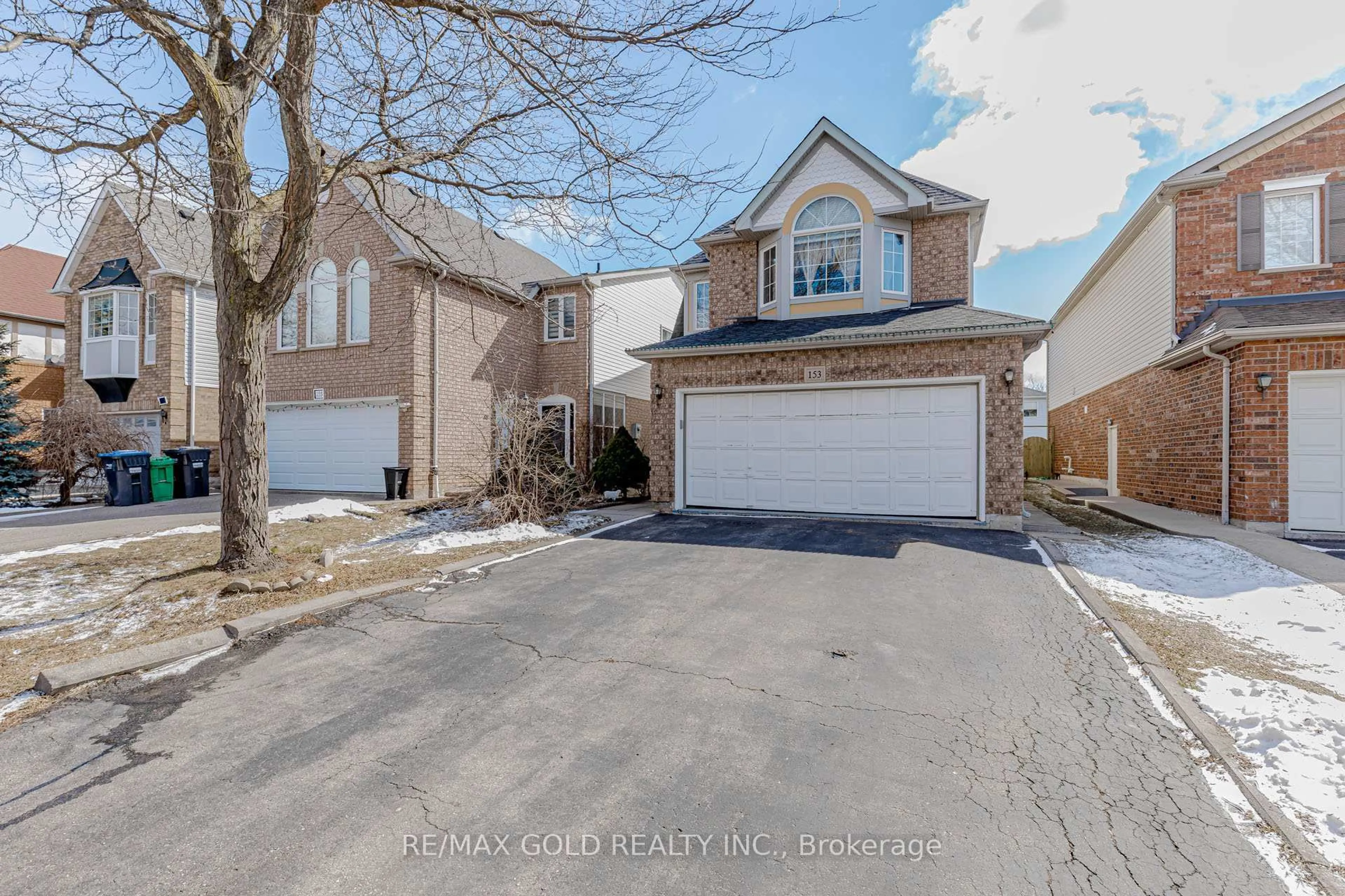 A pic from outside/outdoor area/front of a property/back of a property/a pic from drone, street for 153 Cordgrass Cres, Brampton Ontario L6R 2A1