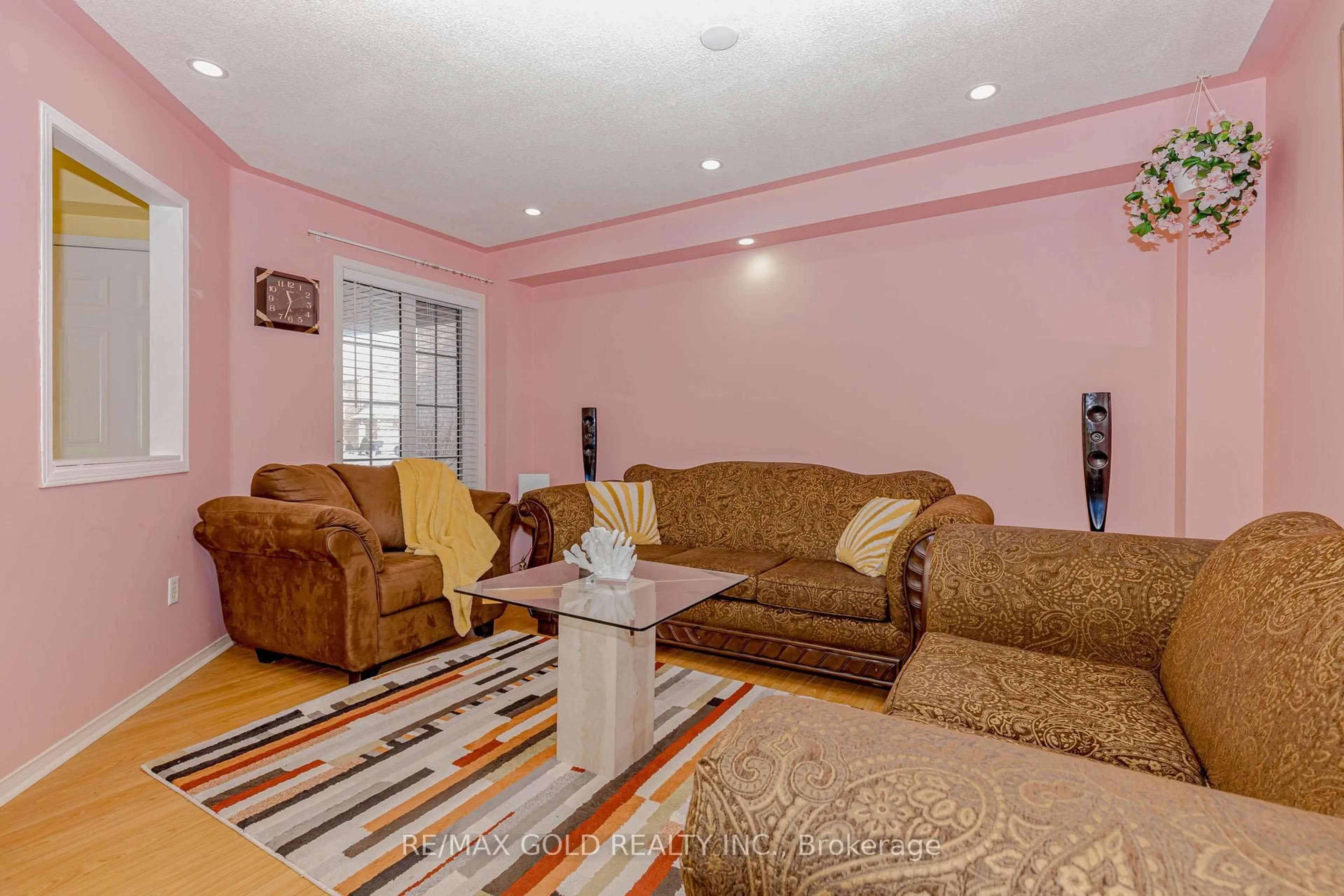 Living room with furniture, unknown for 153 Cordgrass Cres, Brampton Ontario L6R 2A1