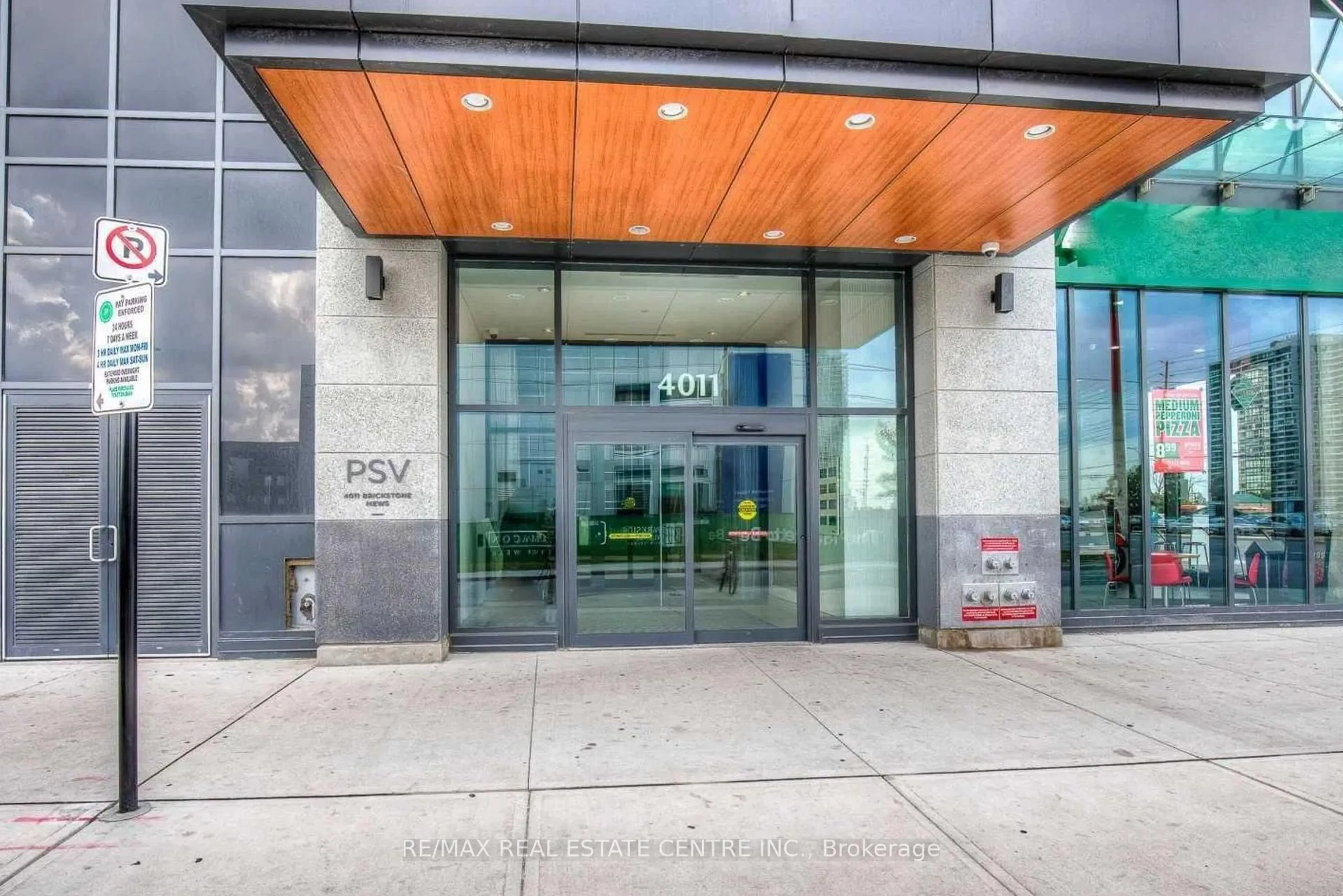 Indoor foyer for 510 Curran Pl #3403, Mississauga Ontario L5B 0J8