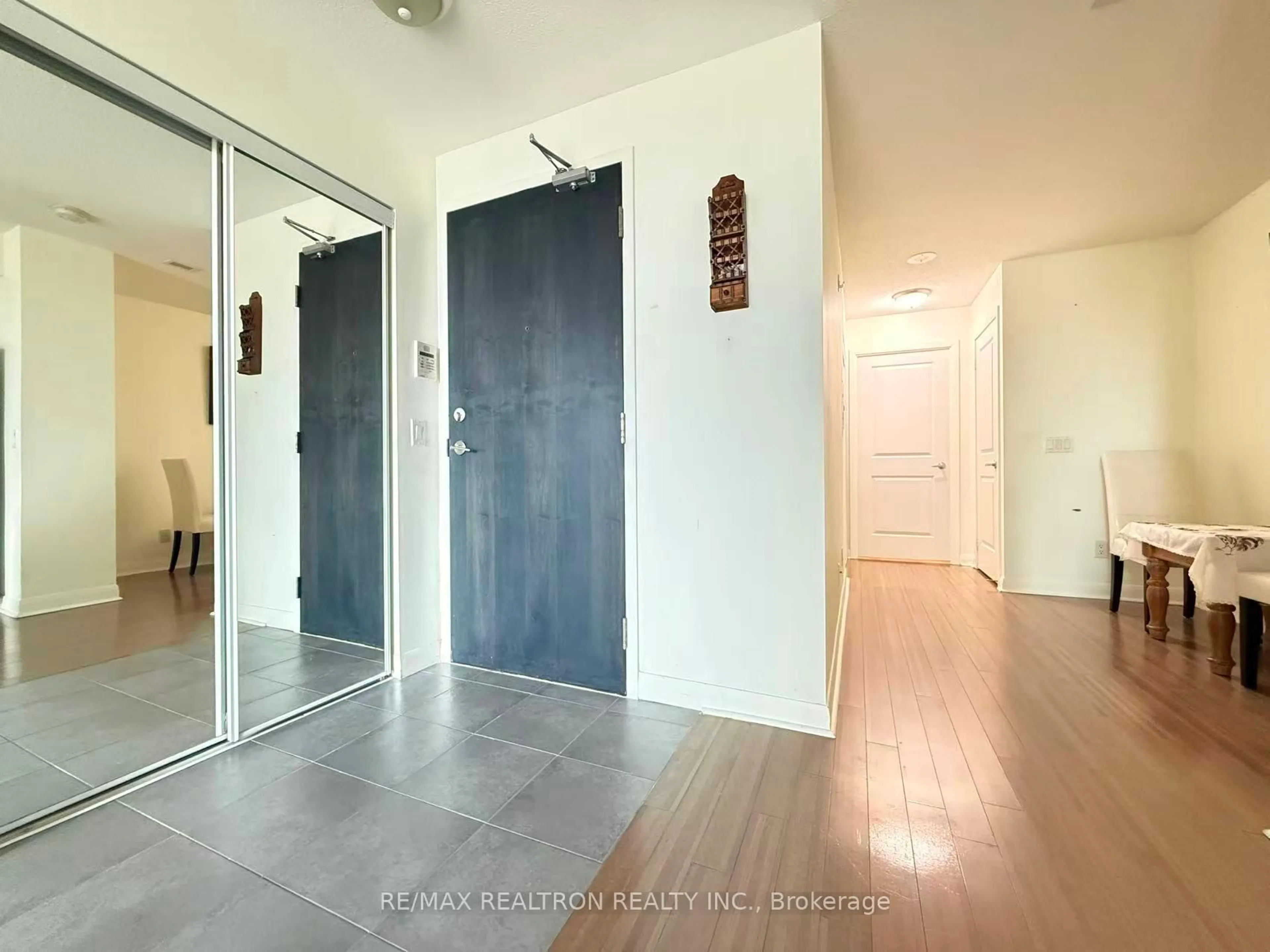 Indoor entryway for 235 Sherway Gardens Rd #310, Toronto Ontario M9C 0A3