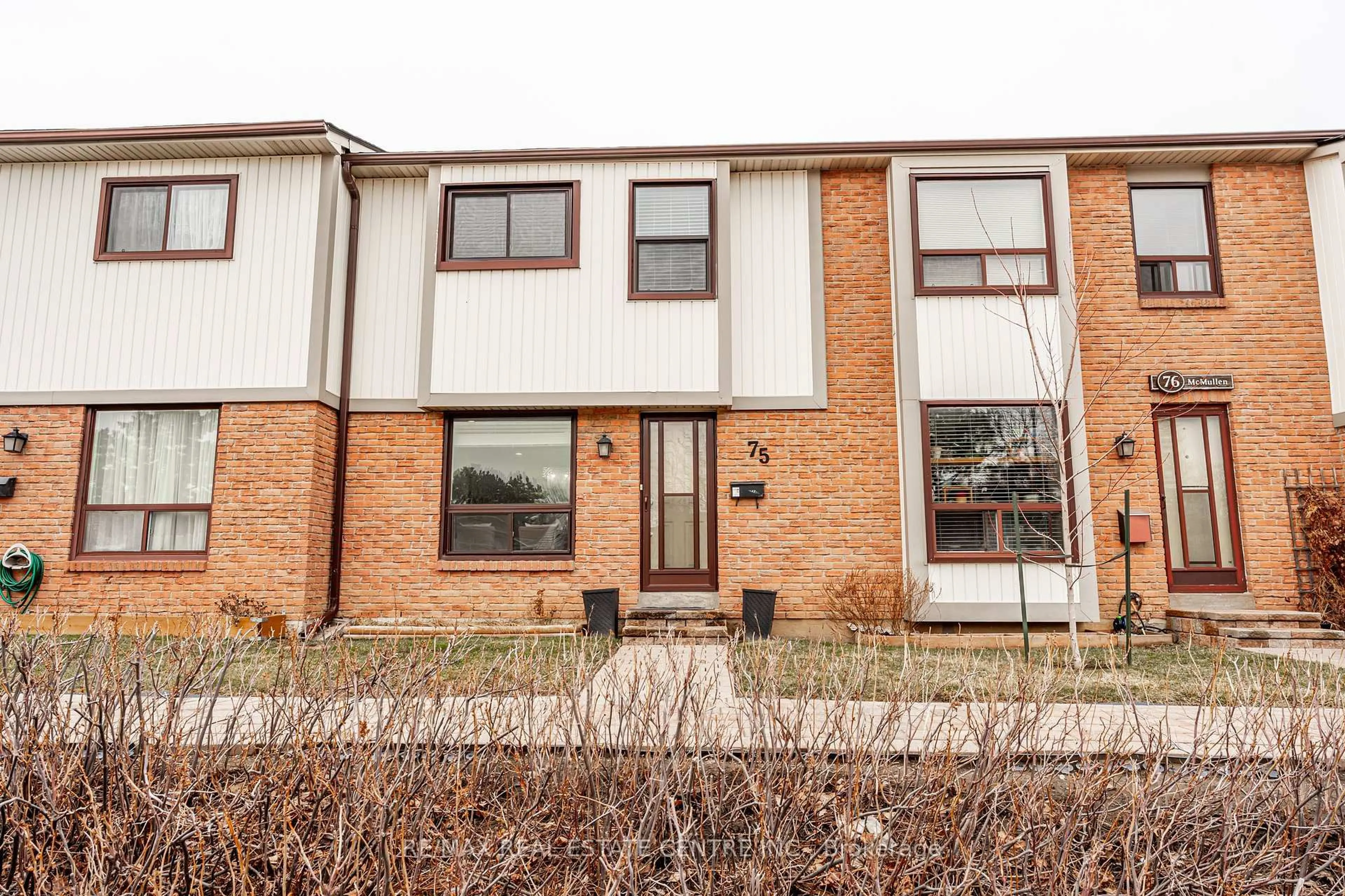 Home with brick exterior material, street for 75 Mcmullen Cres #75, Brampton Ontario L6S 3M2