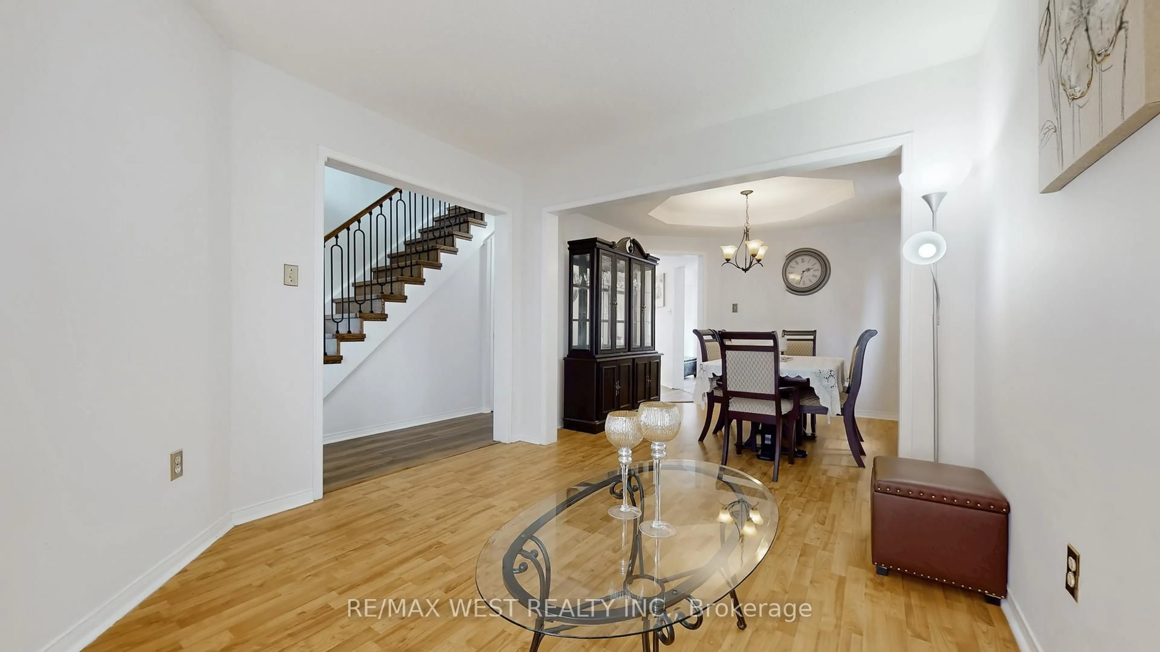 Unknown for 1042 Windsor Hill Blvd, Mississauga Ontario L5V 1P4