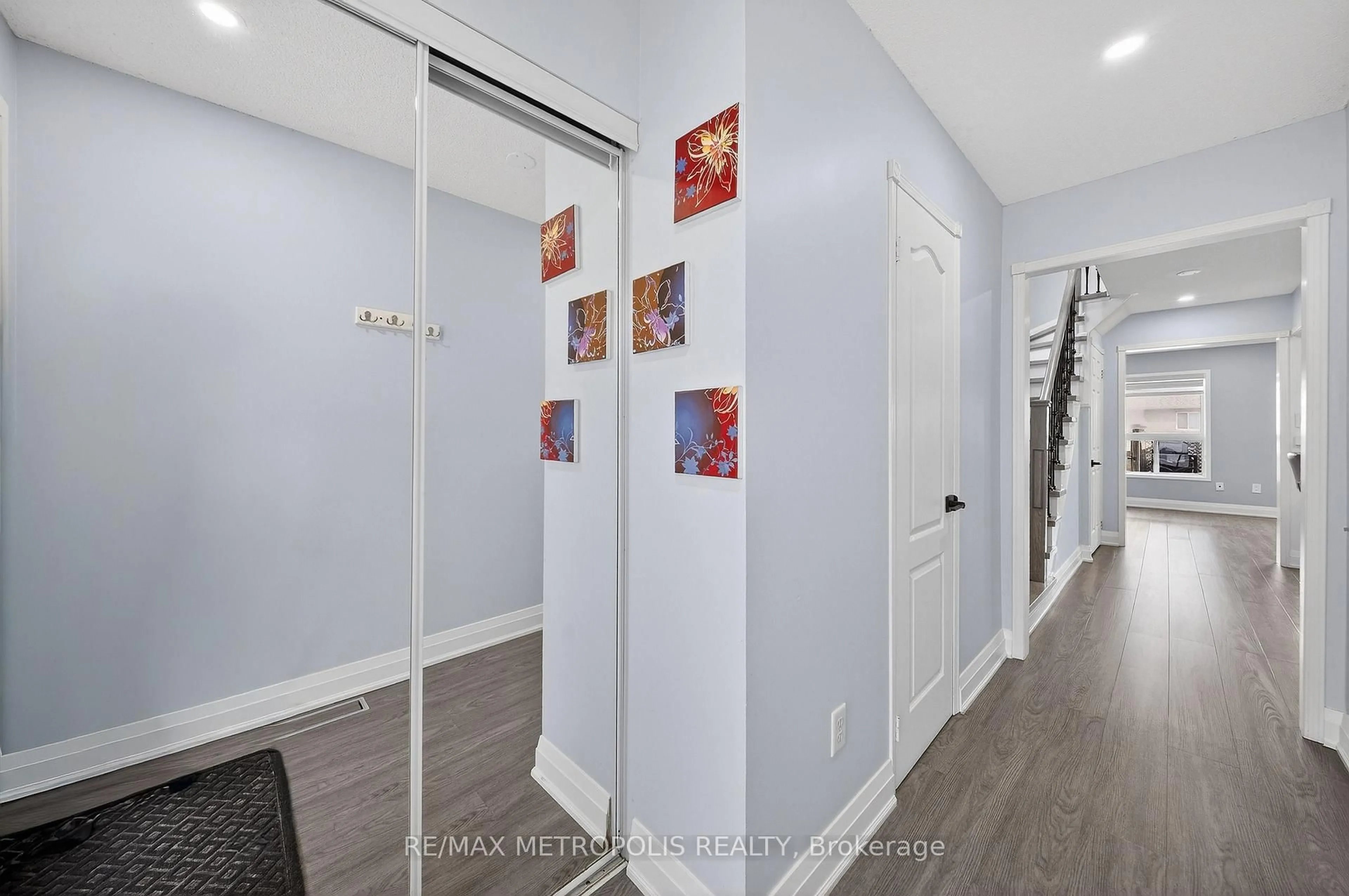 Indoor entryway for 43 Tiller Tr, Brampton Ontario L6X 4R6