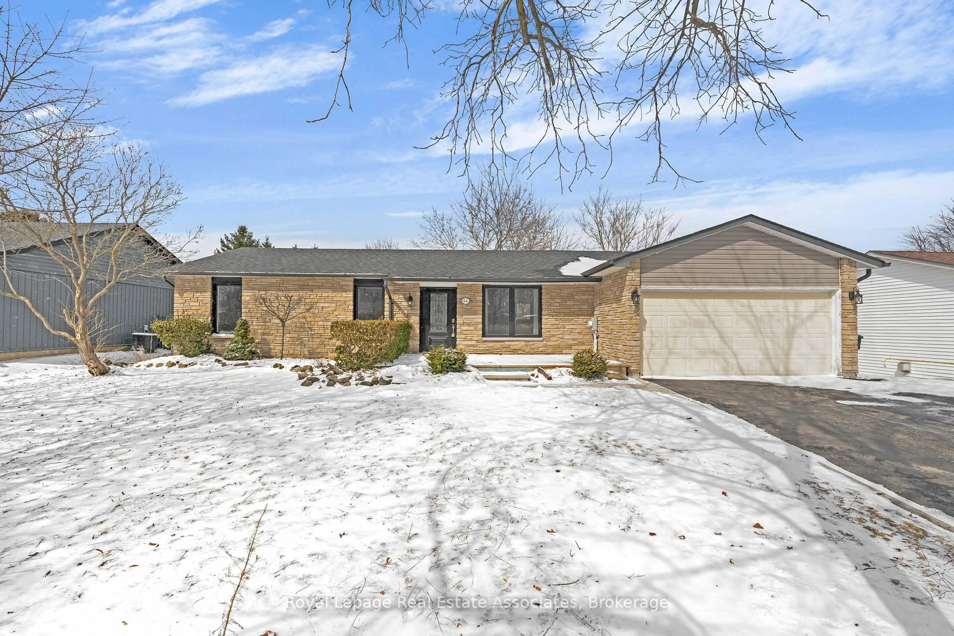 Unknown for 44 McClellan Rd, Caledon Ontario L7K 0C8