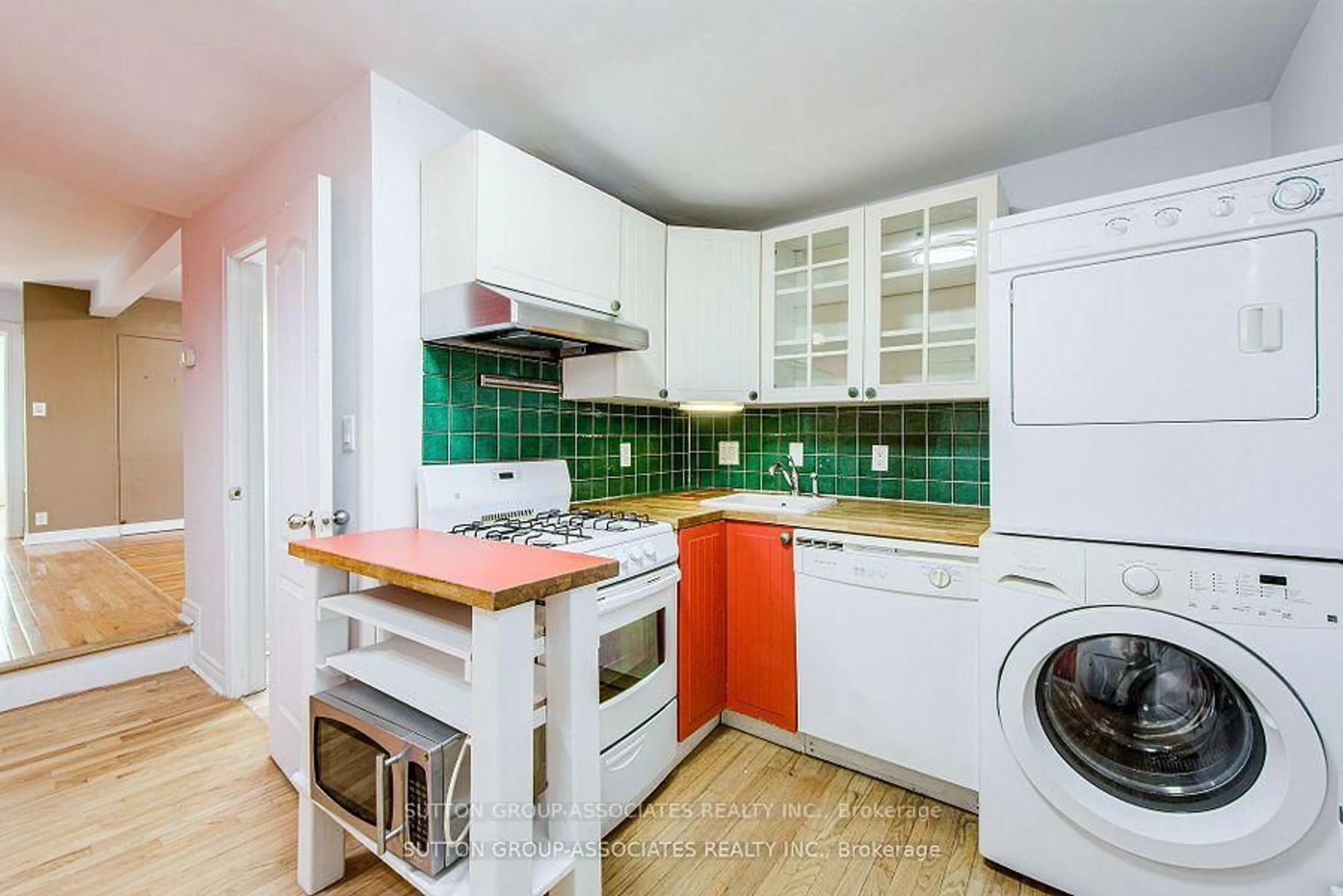 Standard kitchen, unknown for 50 Lappin Ave, Toronto Ontario M6H 1Y4