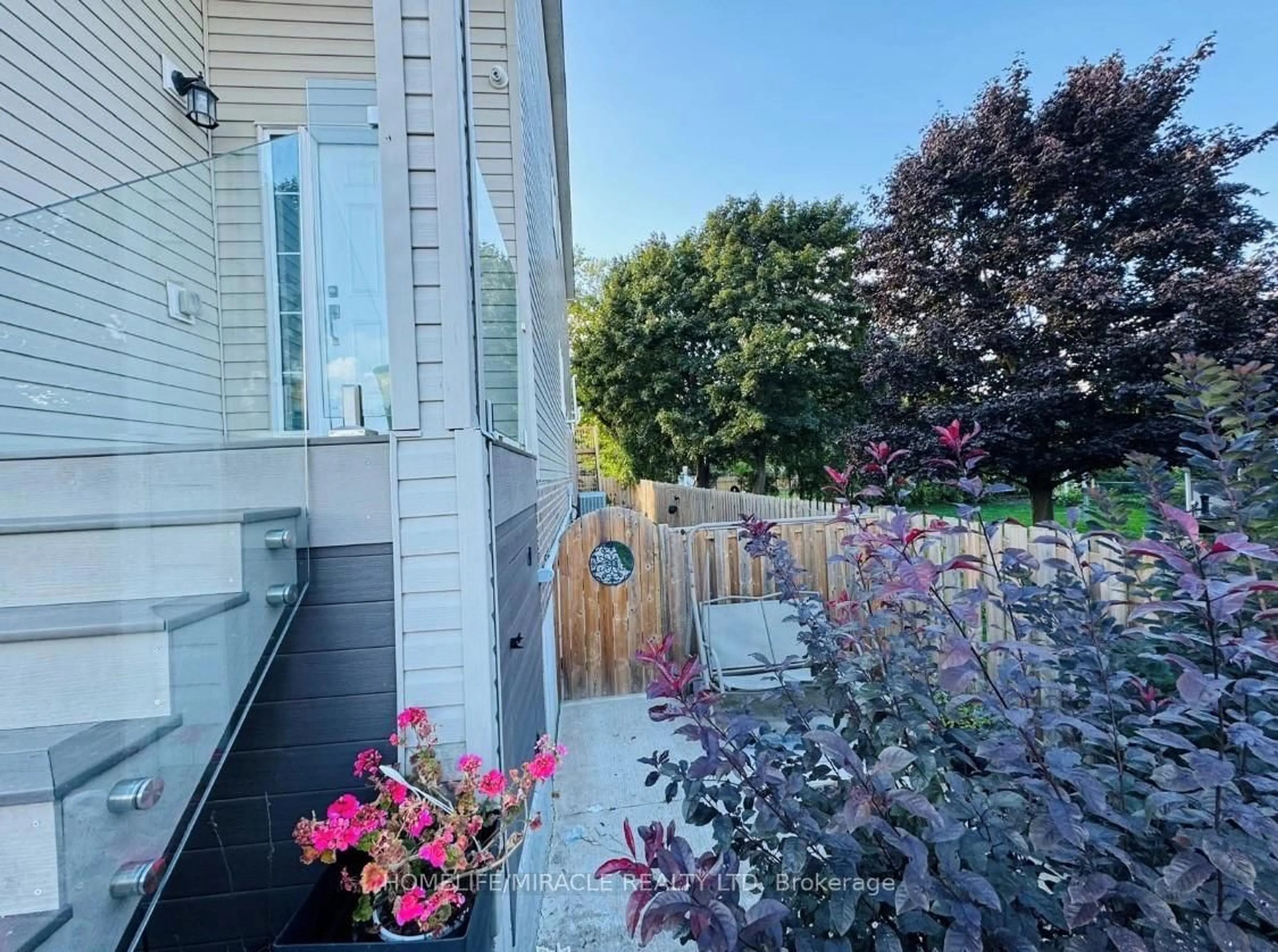 Unknown for 1 Chisholm St #H, Orangeville Ontario L9W 6Y6