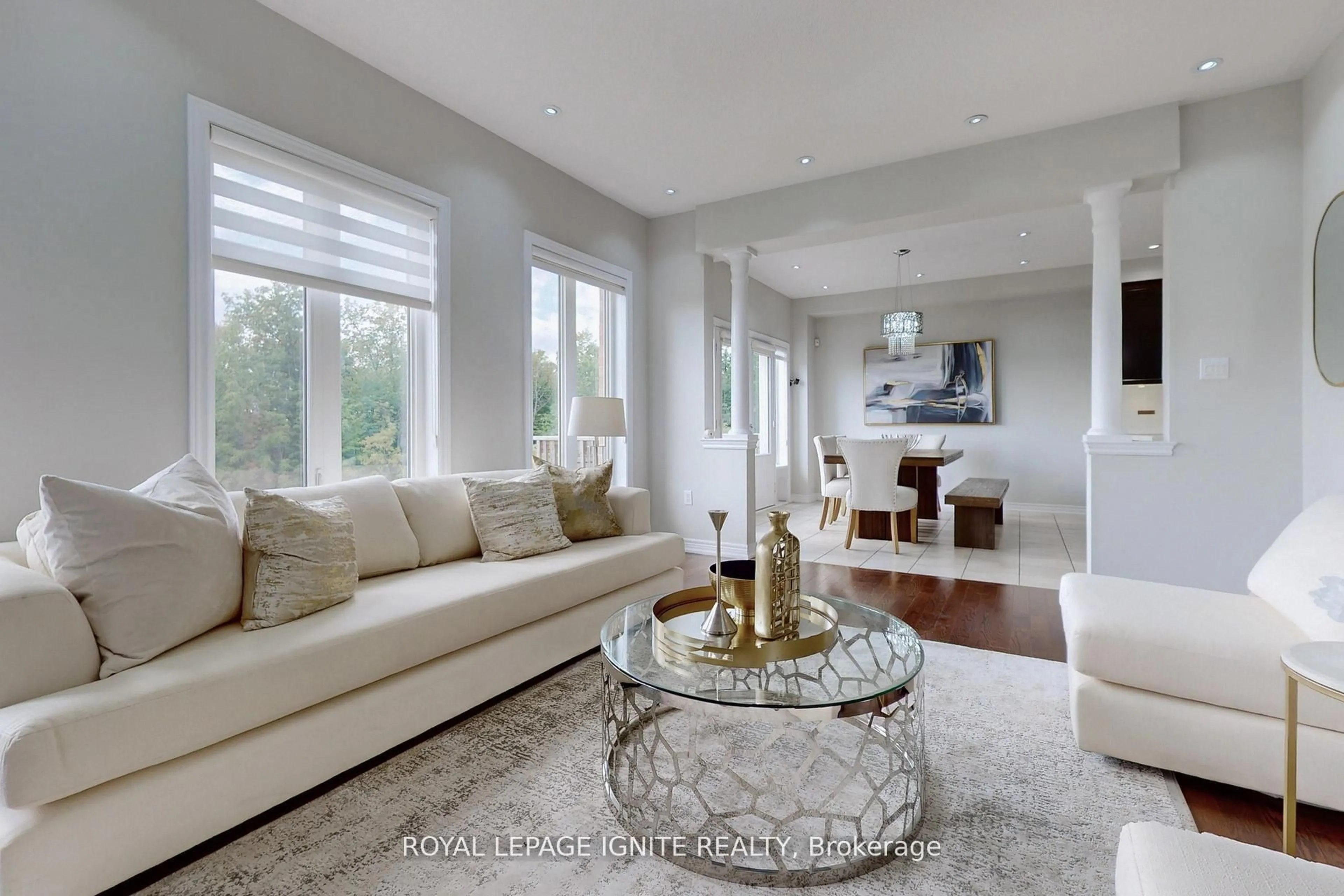 Living room with furniture, unknown for 24 Arrowpoint Dr, Brampton Ontario L6Y 0G8