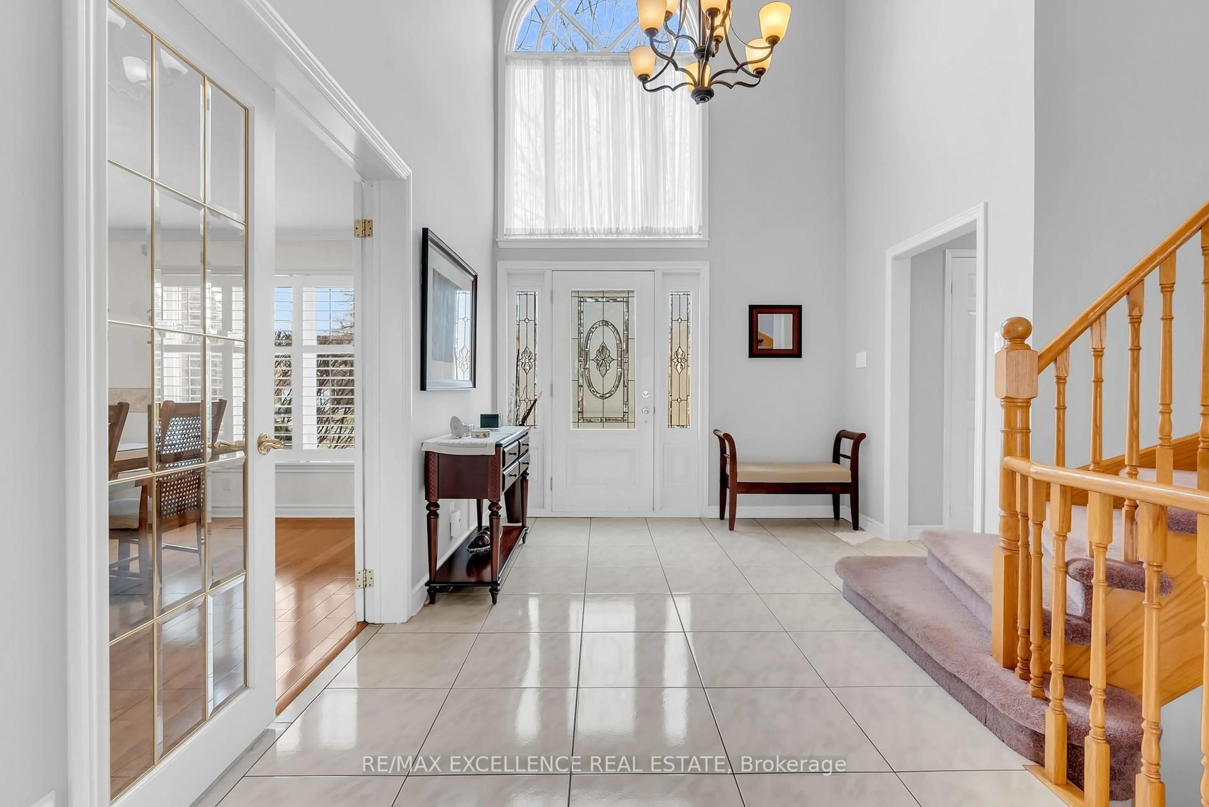 Indoor foyer for 30 Northumberland Pl, Brampton Ontario L6S 4E5