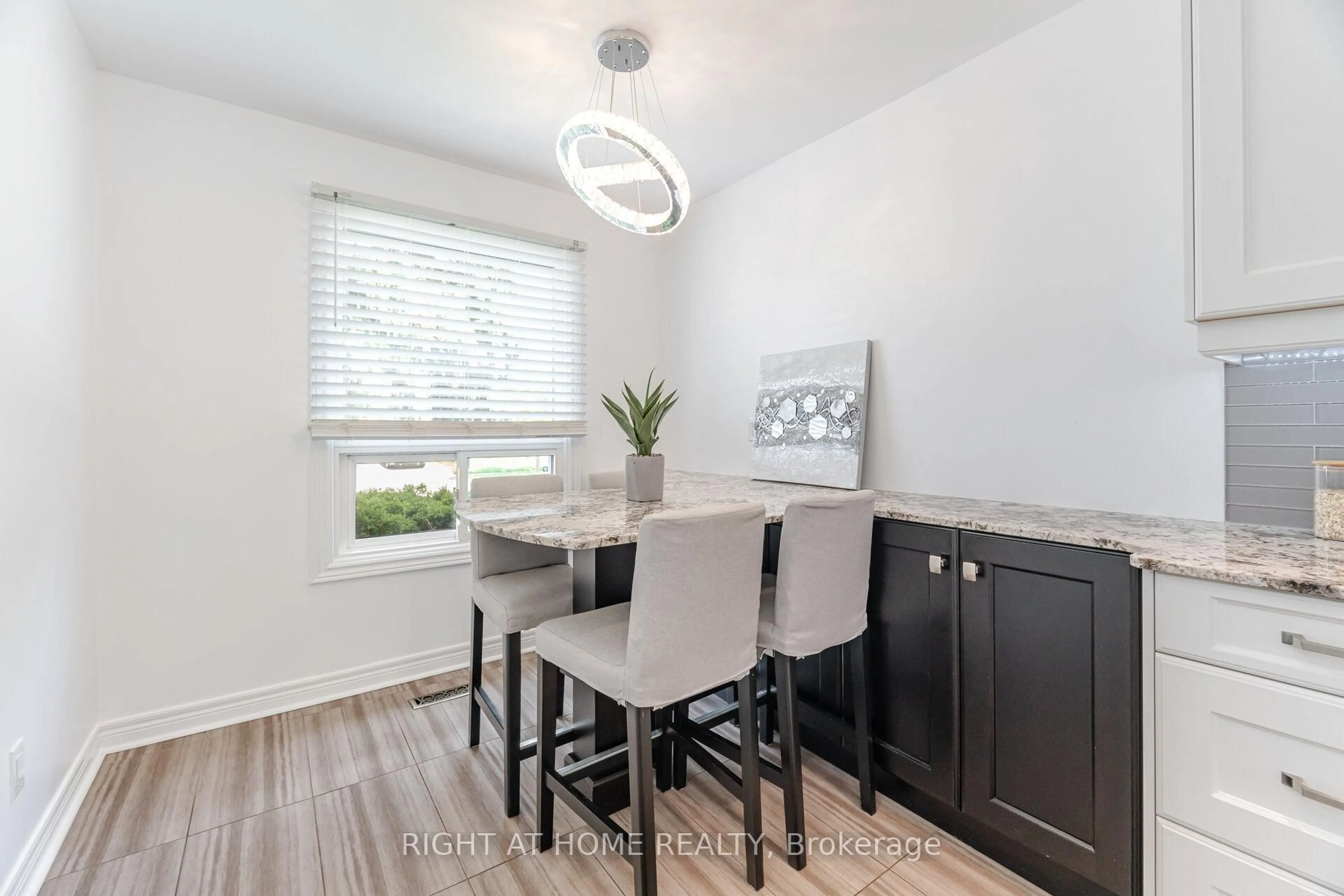 Unknown for 6 Winterfold Dr, Brampton Ontario L6V 3T1