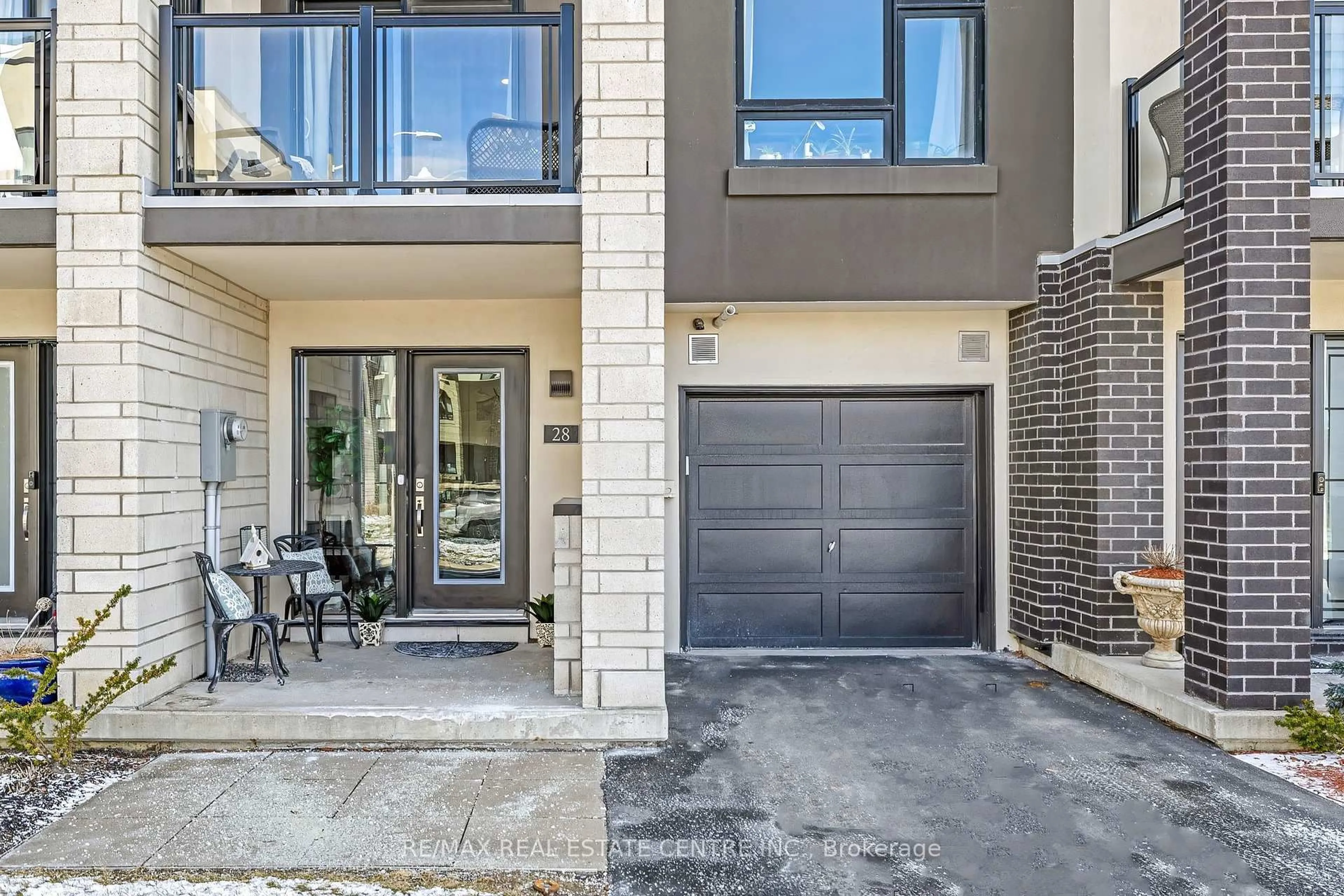 Unknown for 1121 Cooke Blvd #28, Burlington Ontario L7T 0C3