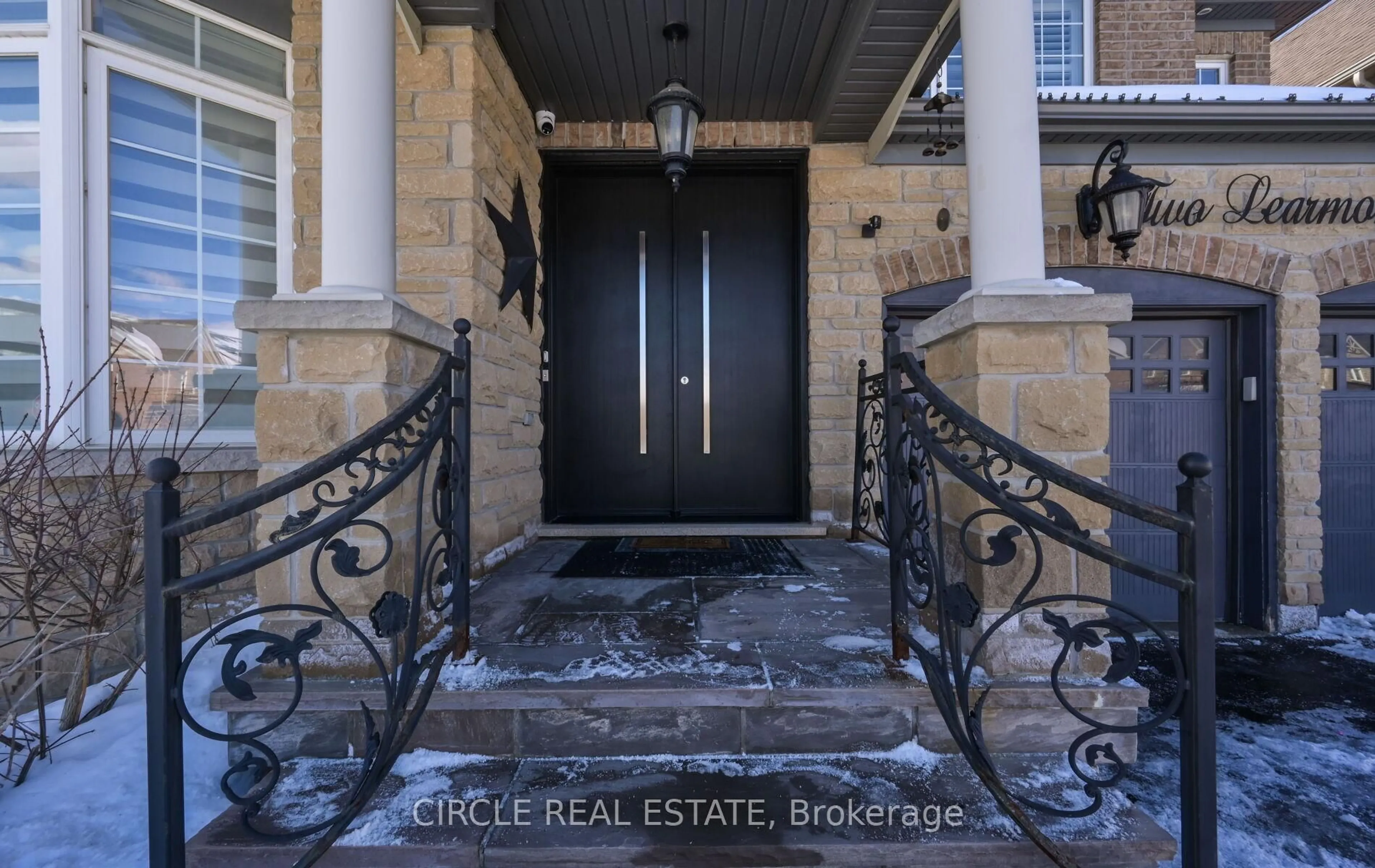 Indoor entryway for 2 Learmont Ave, Caledon Ontario L7C 3N3
