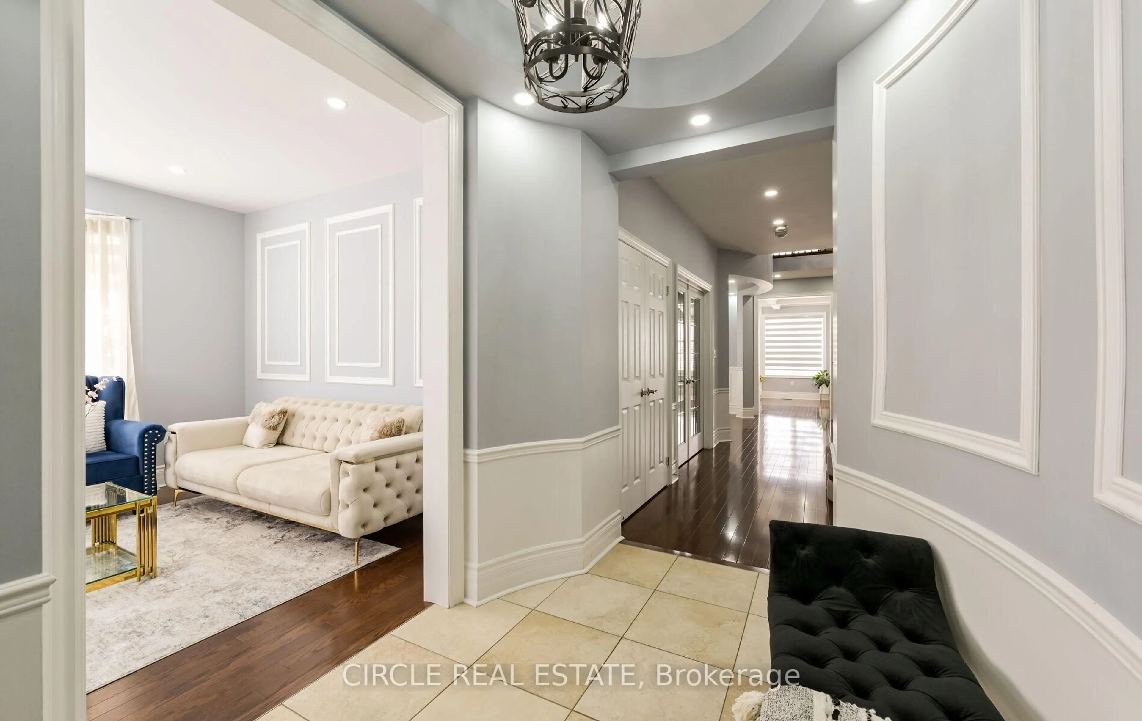 Indoor entryway for 2 Learmont Ave, Caledon Ontario L7C 3N3