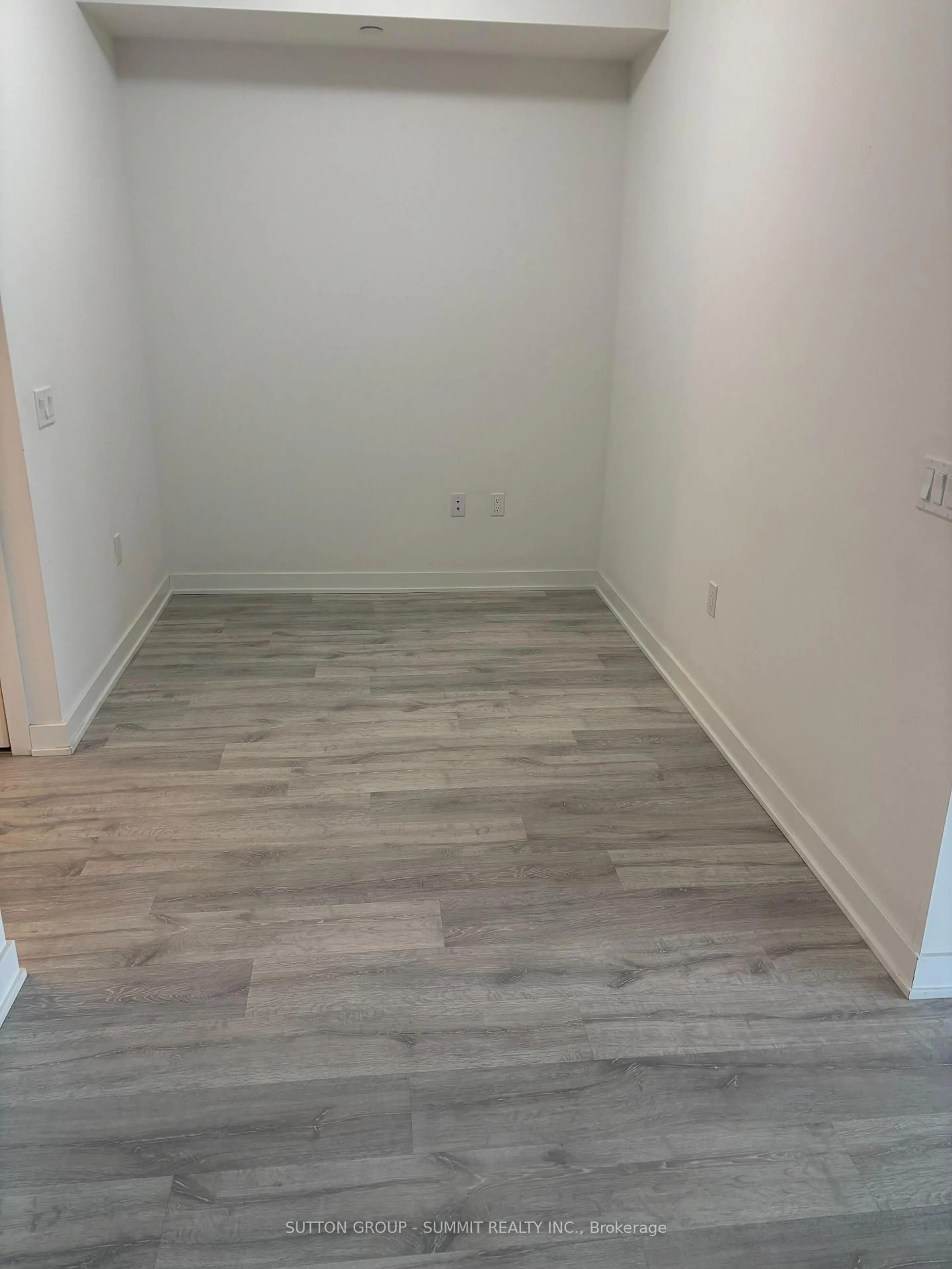 A pic of a room for 4677 GLEN ERIN Dr #507, Mississauga Ontario L5M 2E3