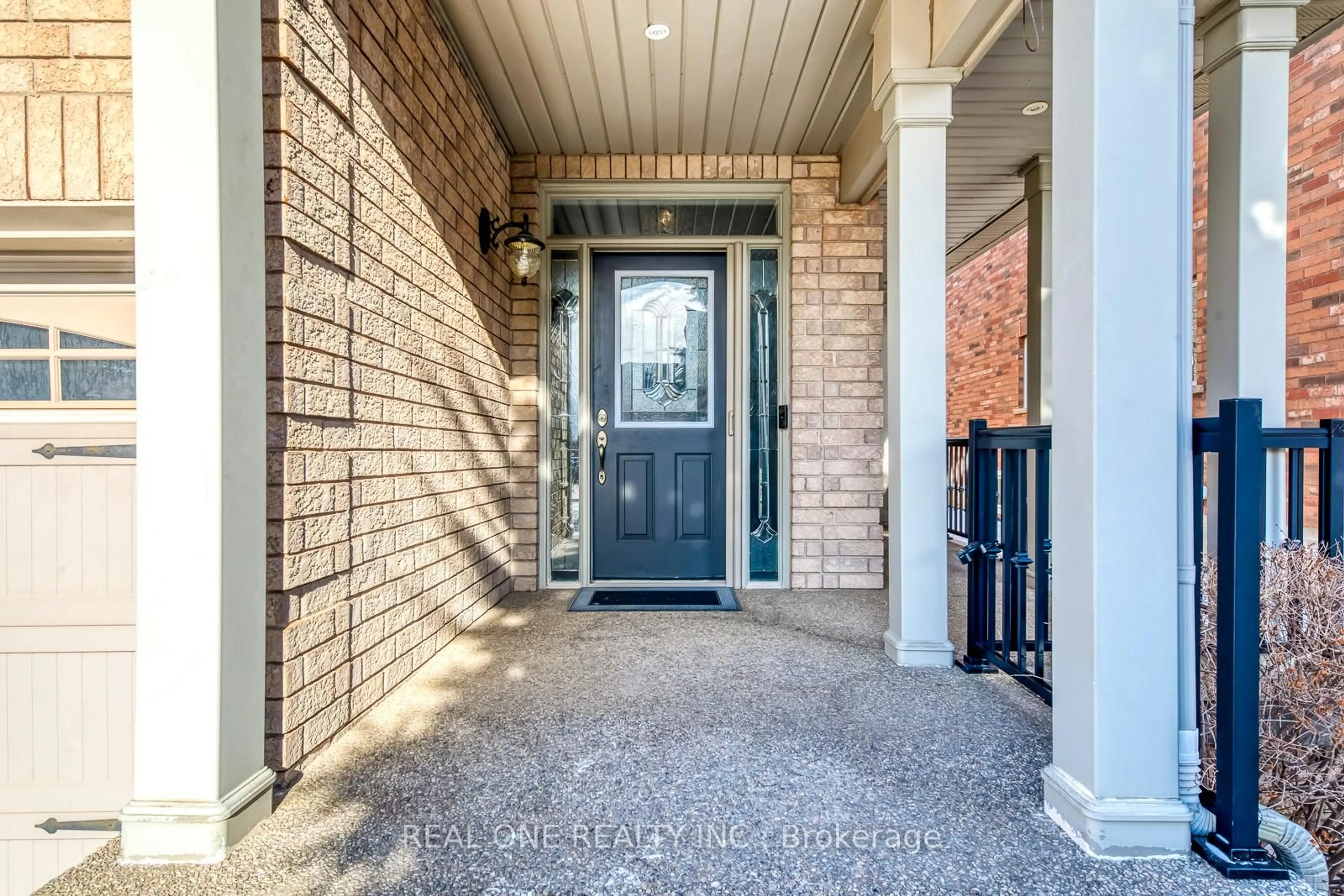 Indoor entryway for 2511 Felhaber Cres, Oakville Ontario L6H 7R8