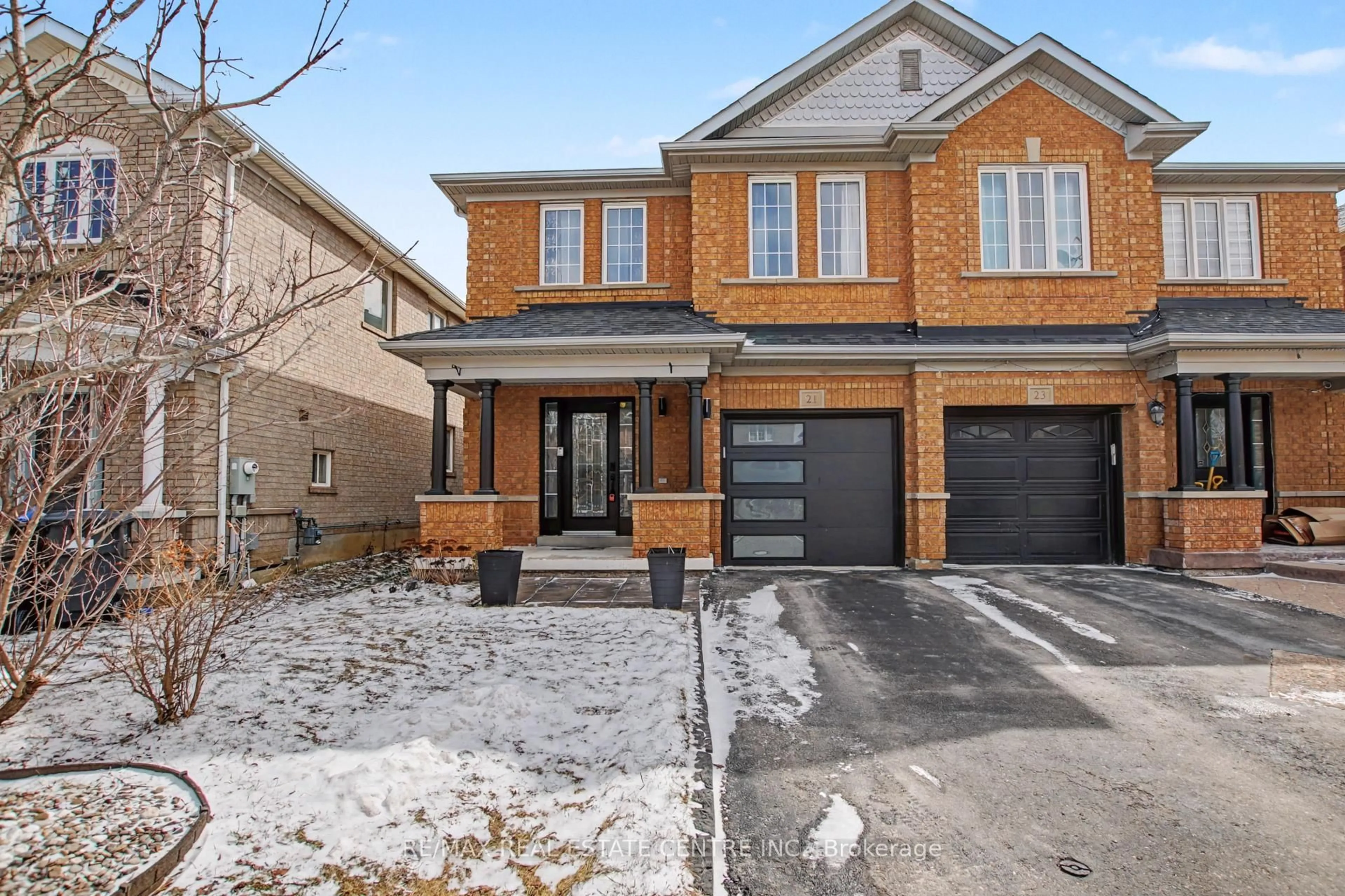 Home with brick exterior material, street for 21 Vermont Rd, Brampton Ontario L7A 3G3